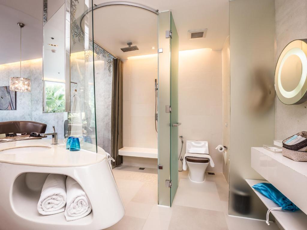 Double Deluxe King Bed