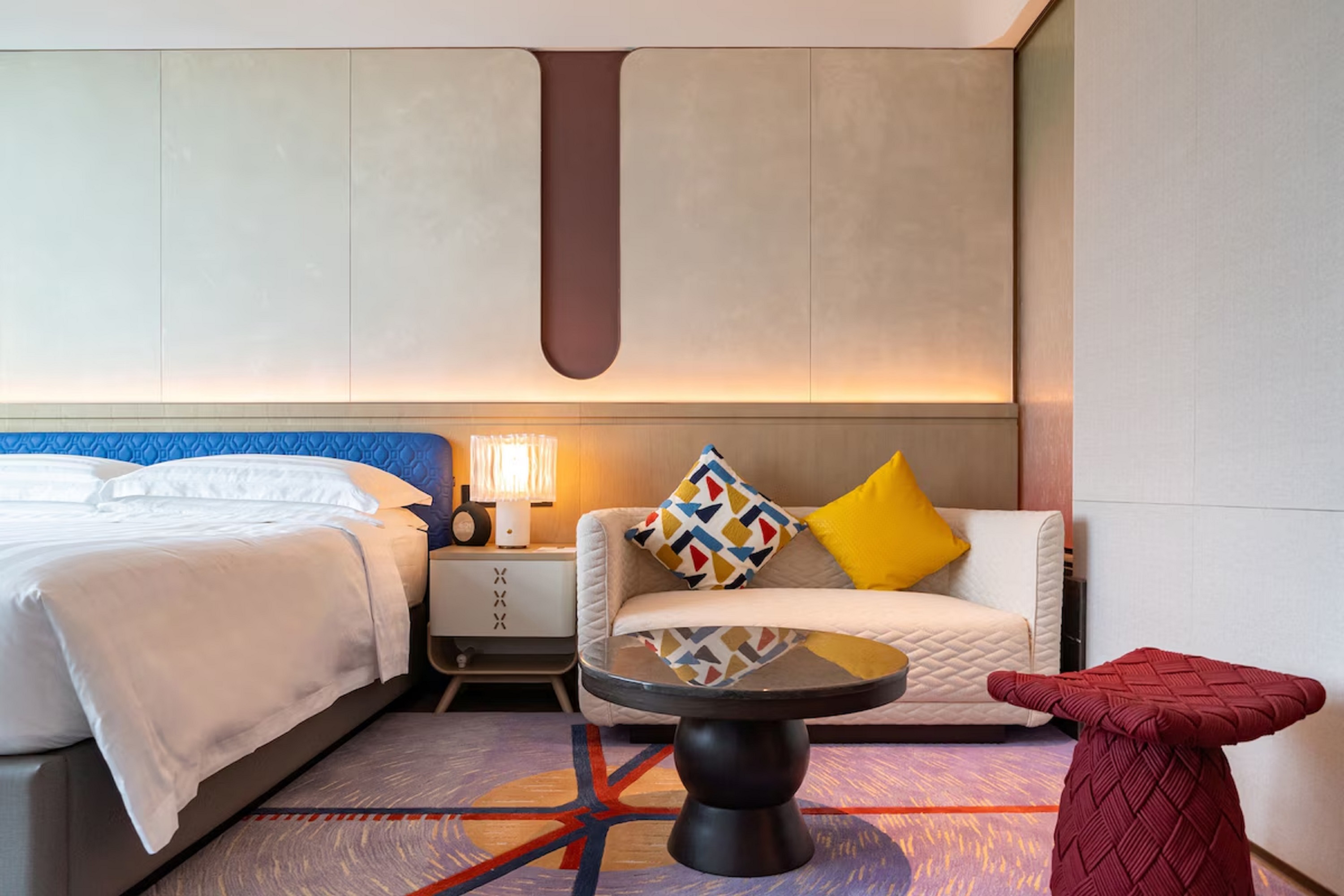 Double Deluxe City View King Bed