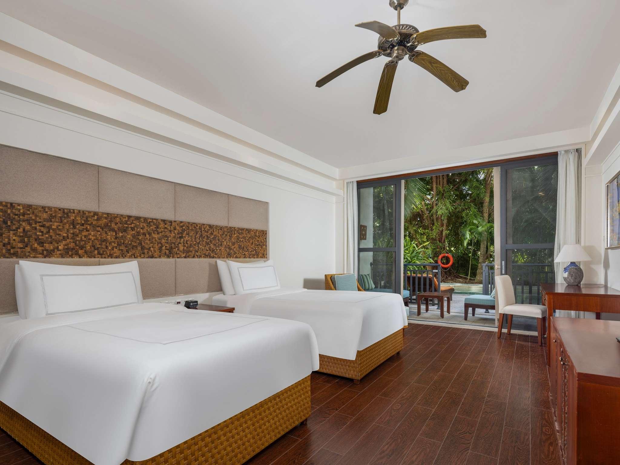 Twin with Private Pool