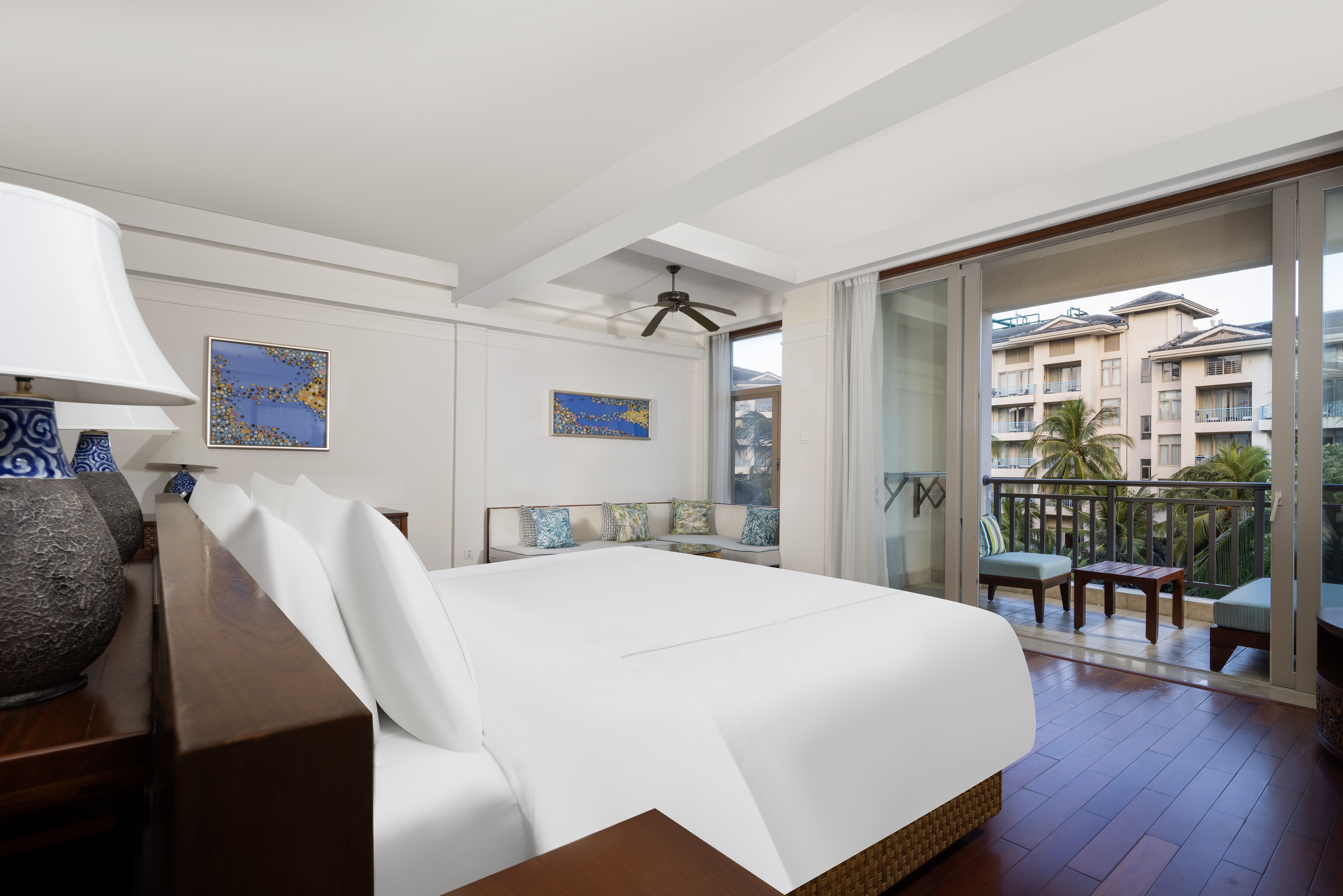 Double Pool View King Bed