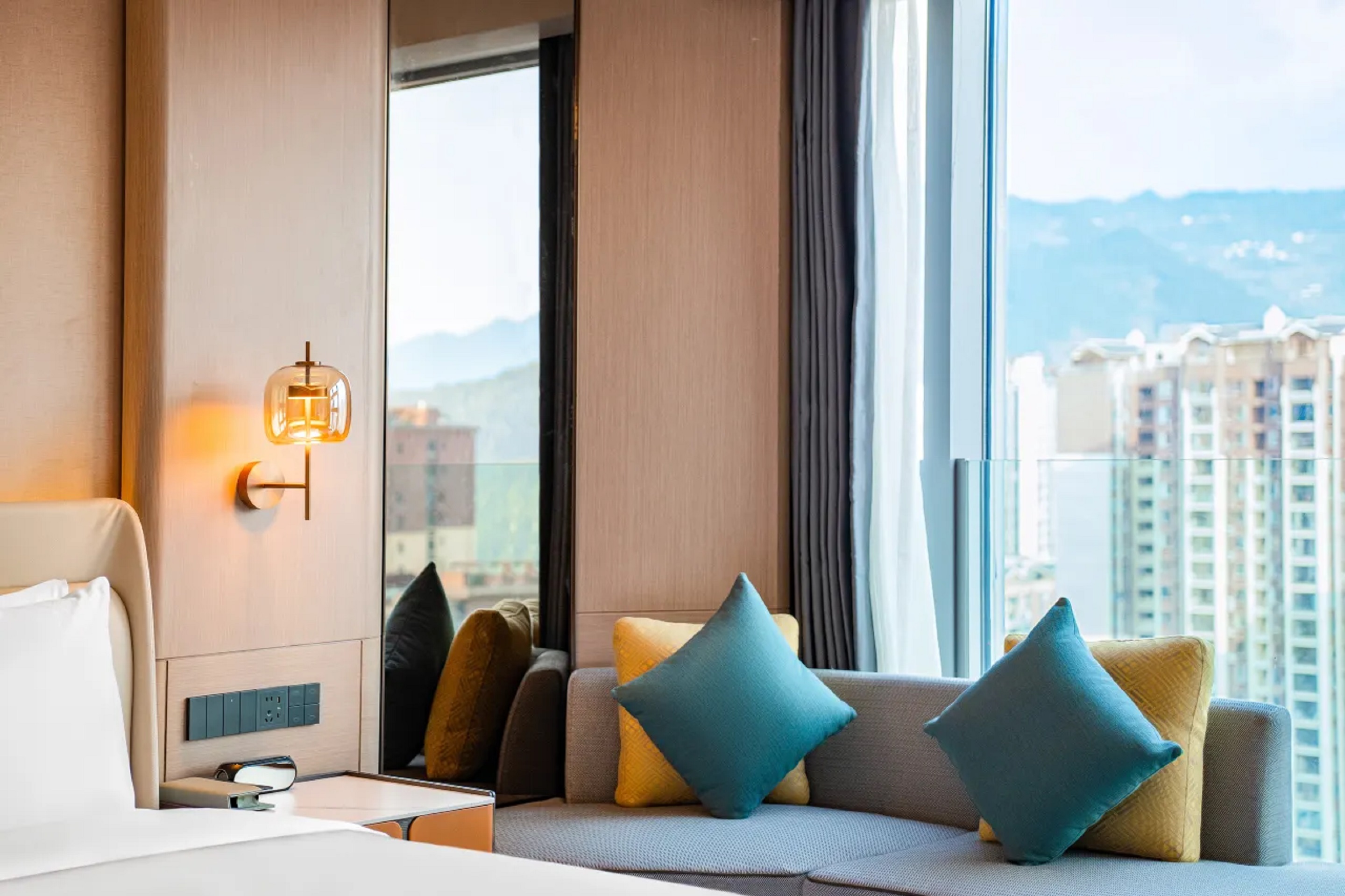 Double Deluxe King Bed