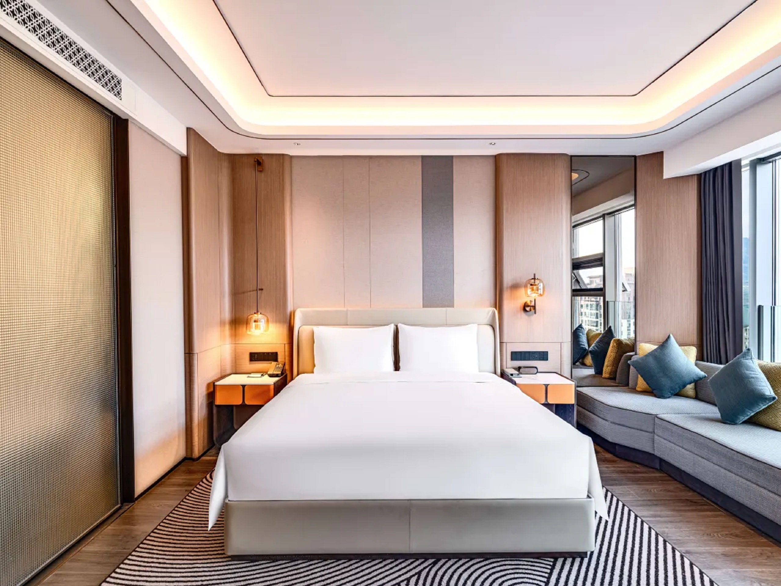 Double Deluxe King Bed