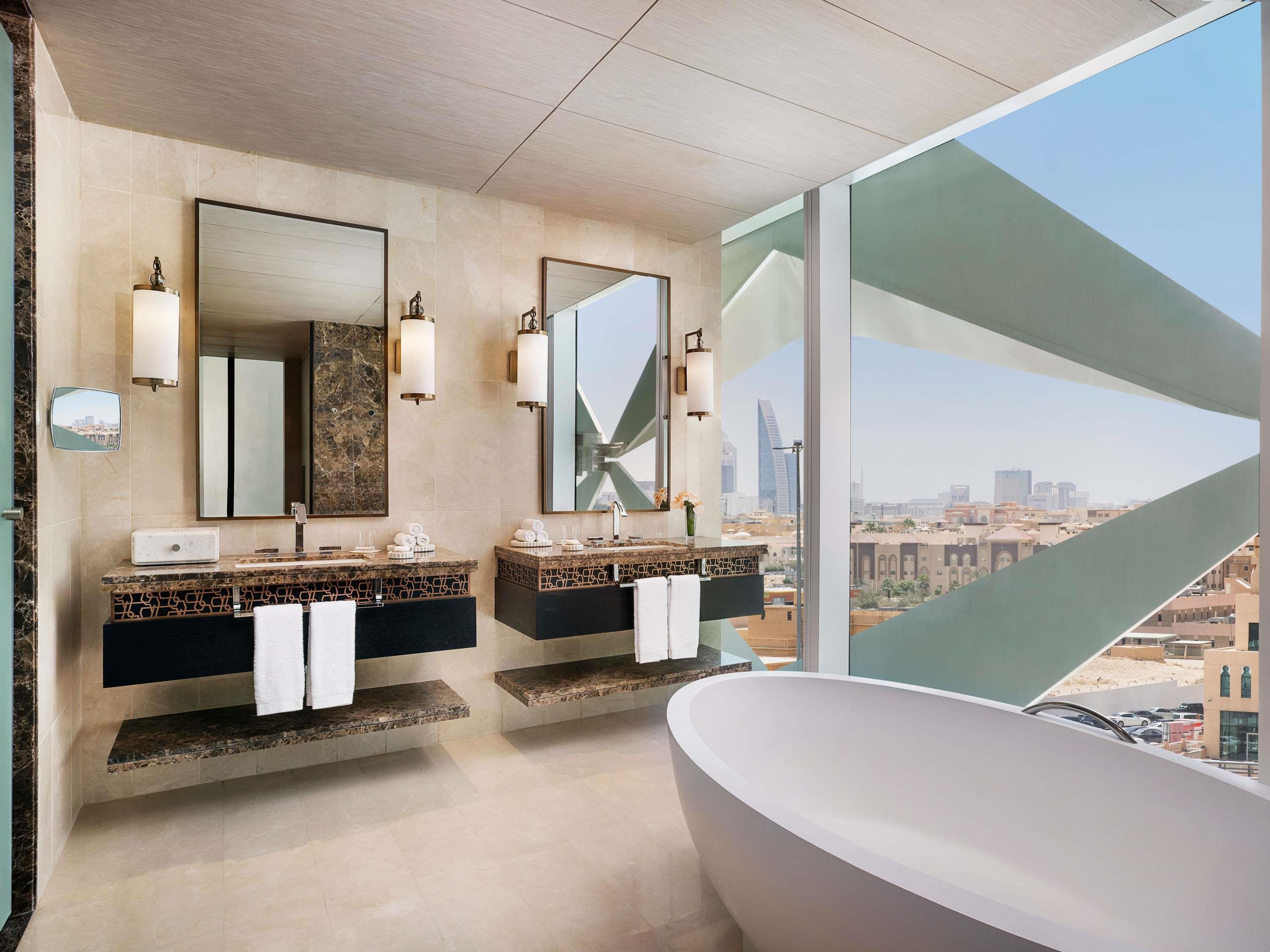 Suite Club with Views