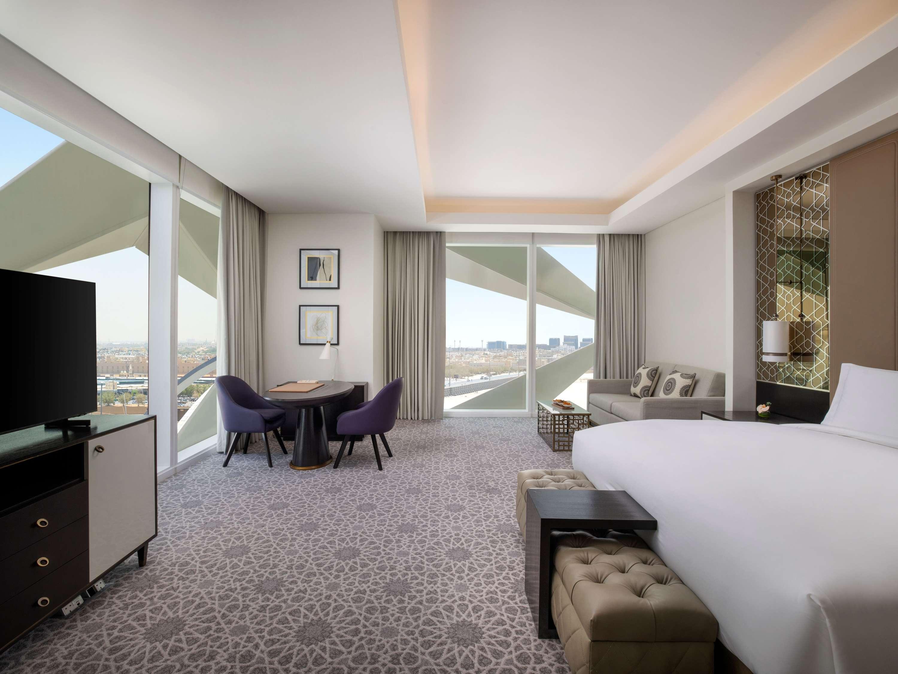 Twin Deluxe with Views