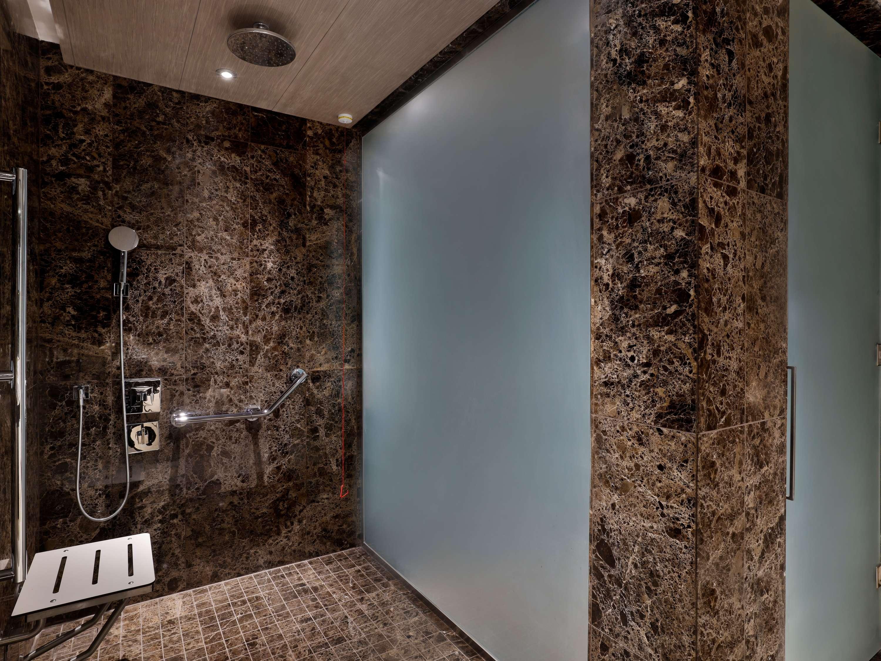 Twin Deluxe with Views