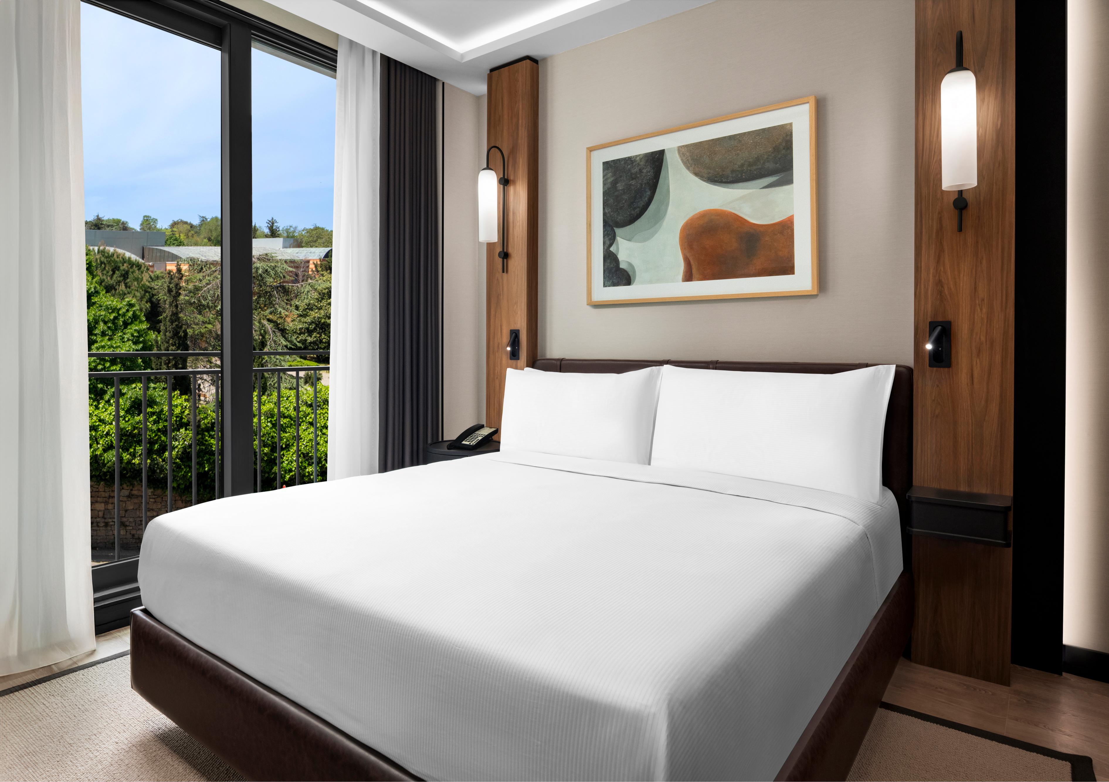 Double Deluxe King Bed