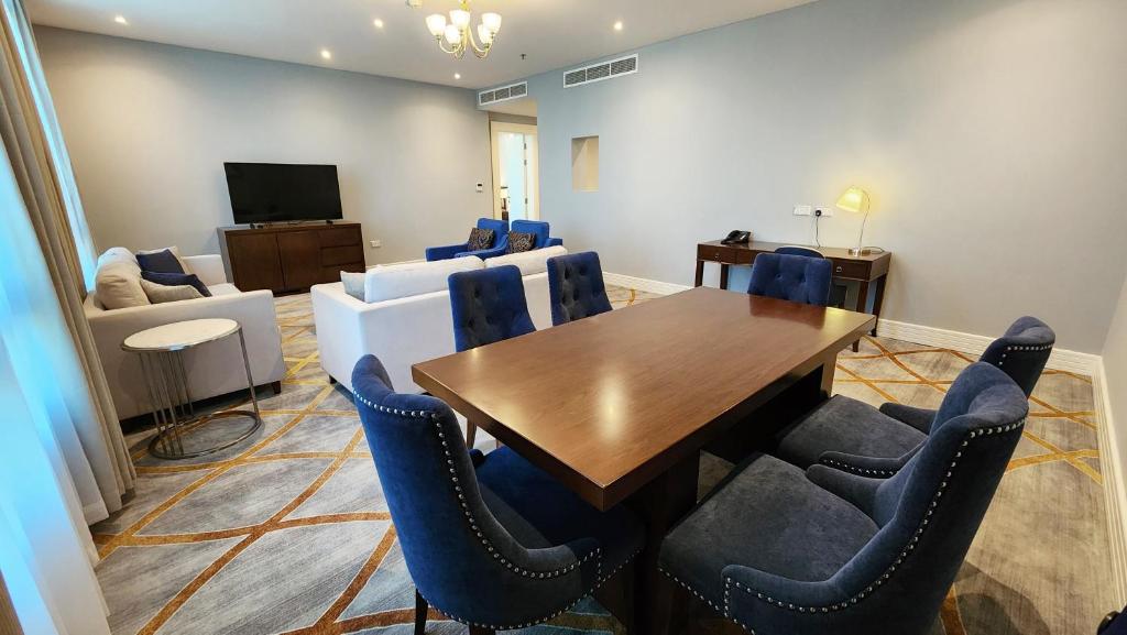 Suite One Bedroom with Air Conditioning