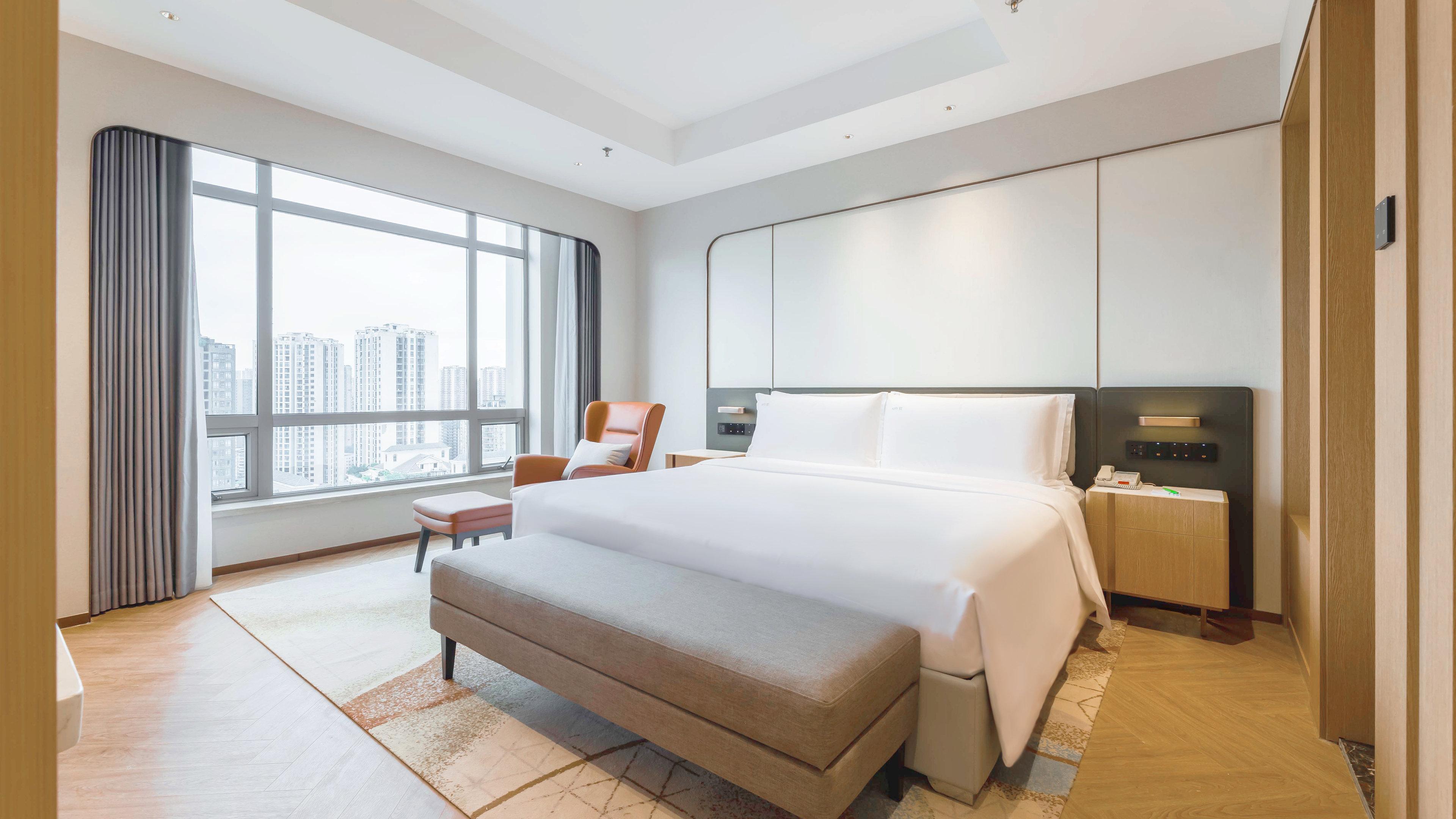 Suite City View King Bed