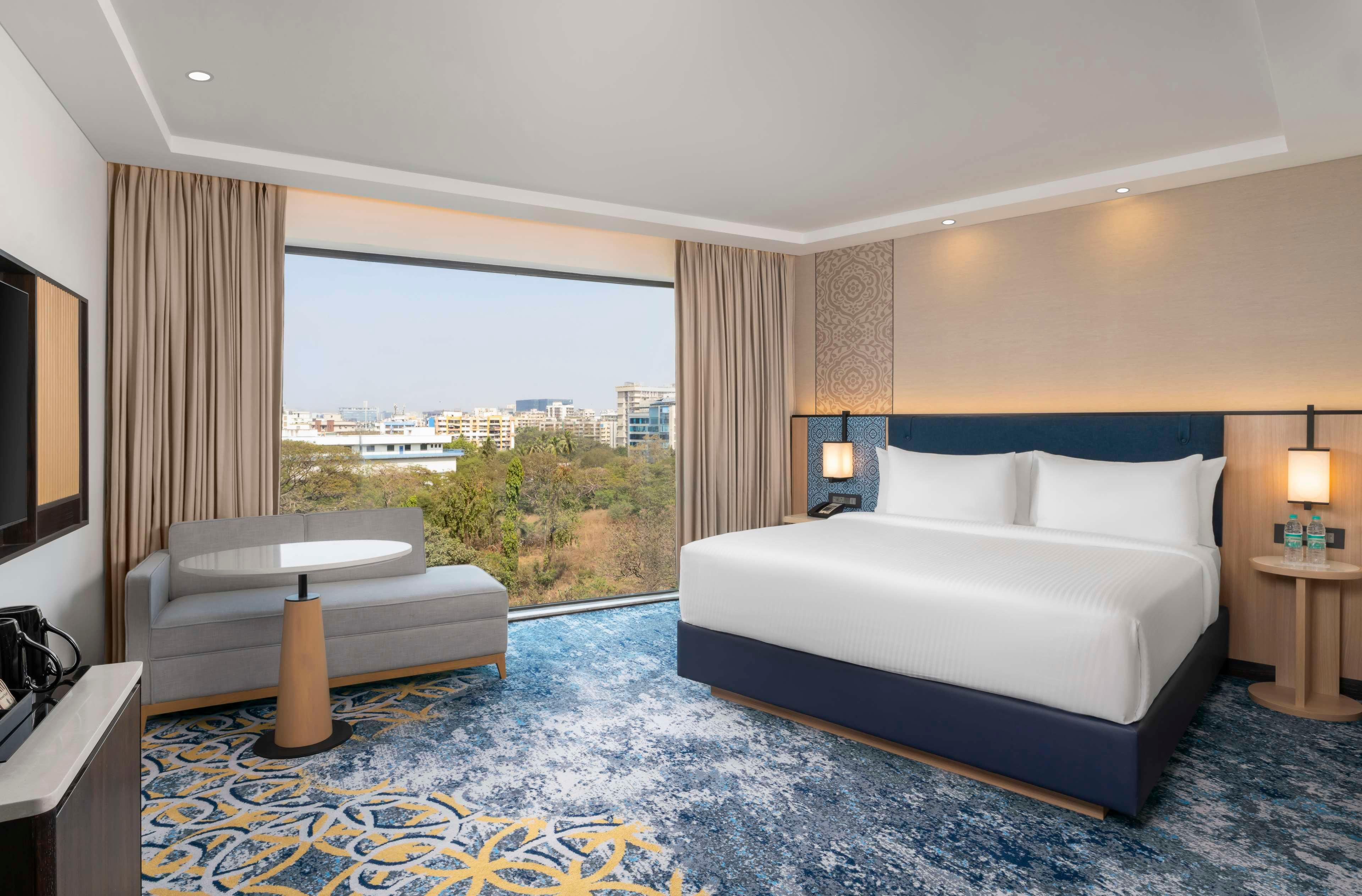 Double Deluxe City View King Bed