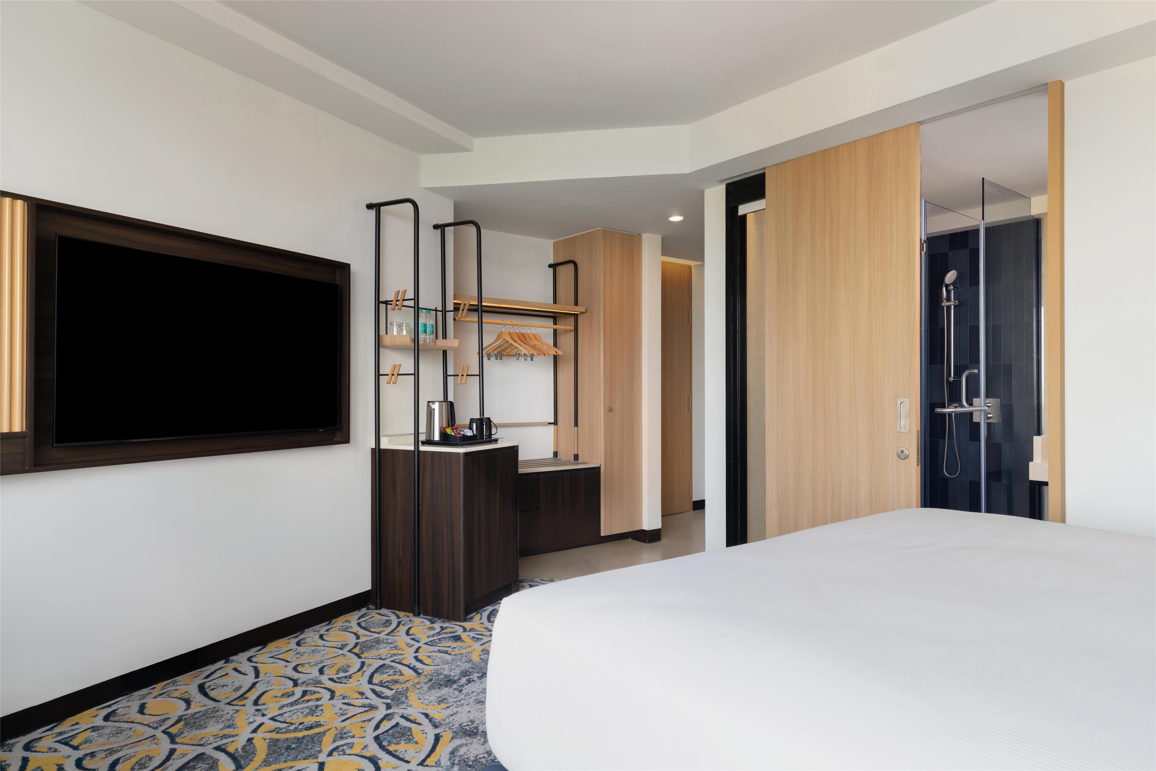 Double Deluxe King Bed