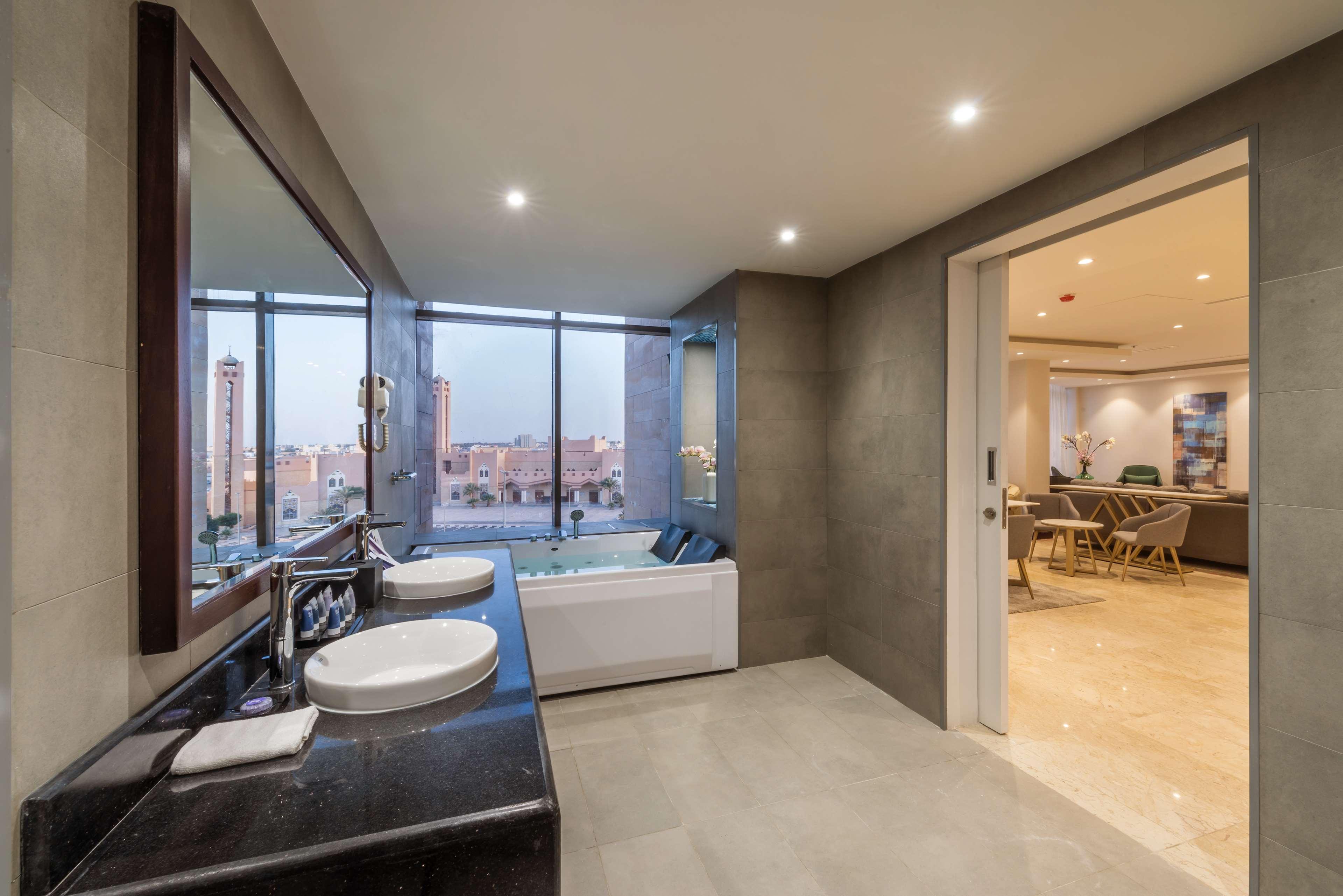 Suite King Bed Non Smoking