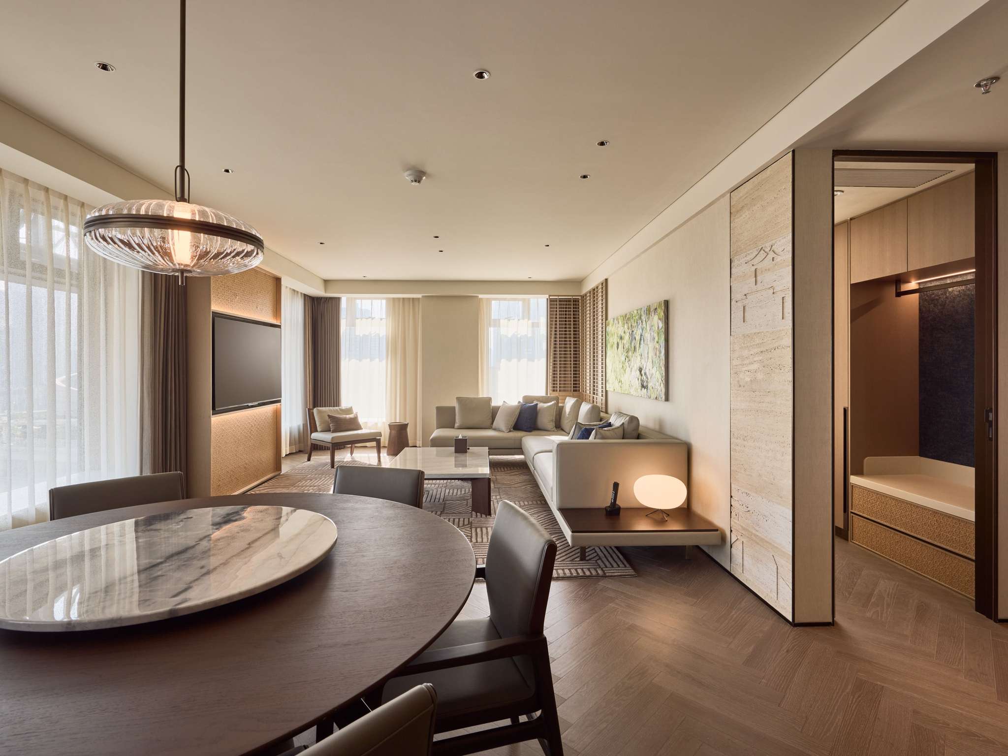 Junior Suite Club City View