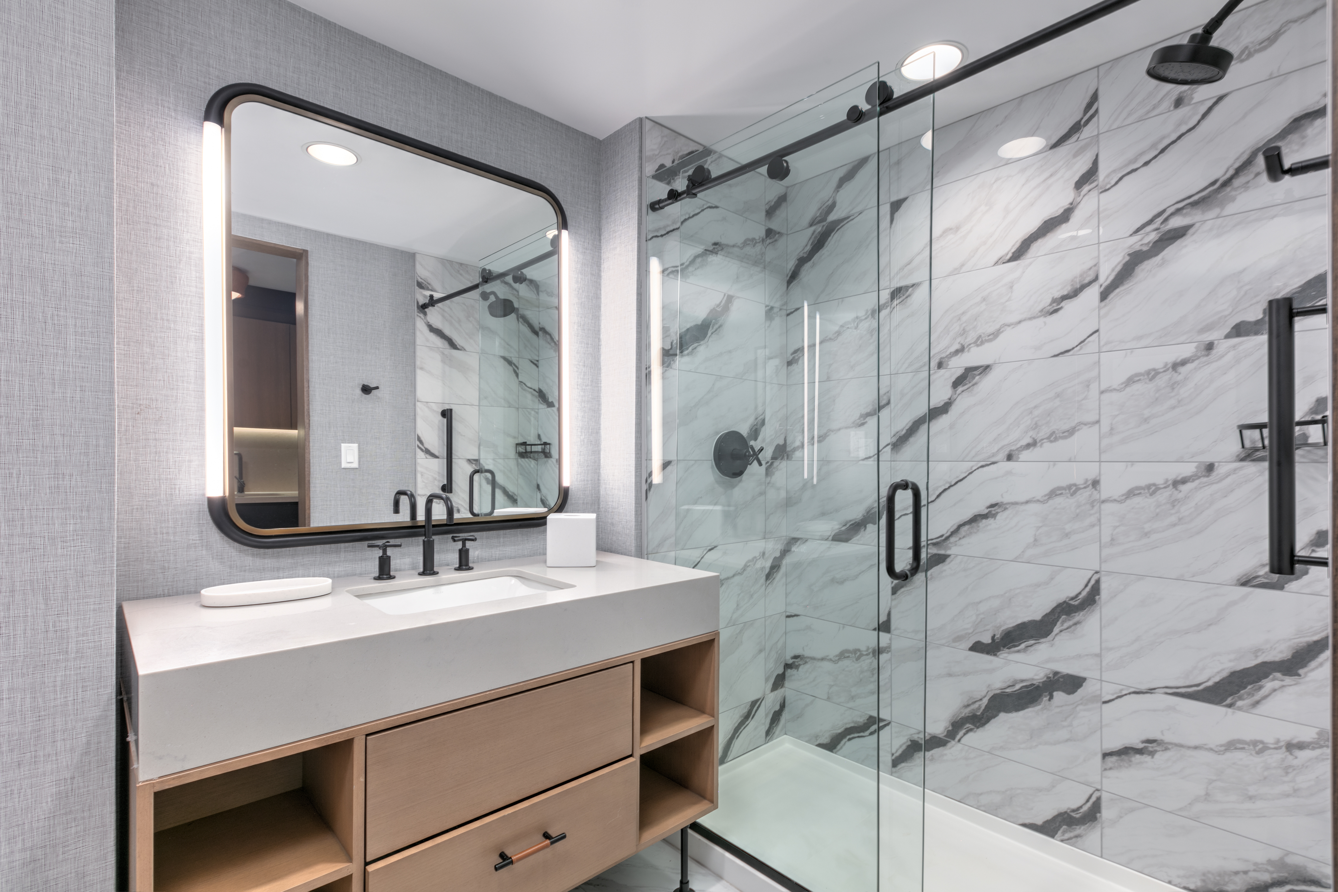 Studio Accessible King Size Bed