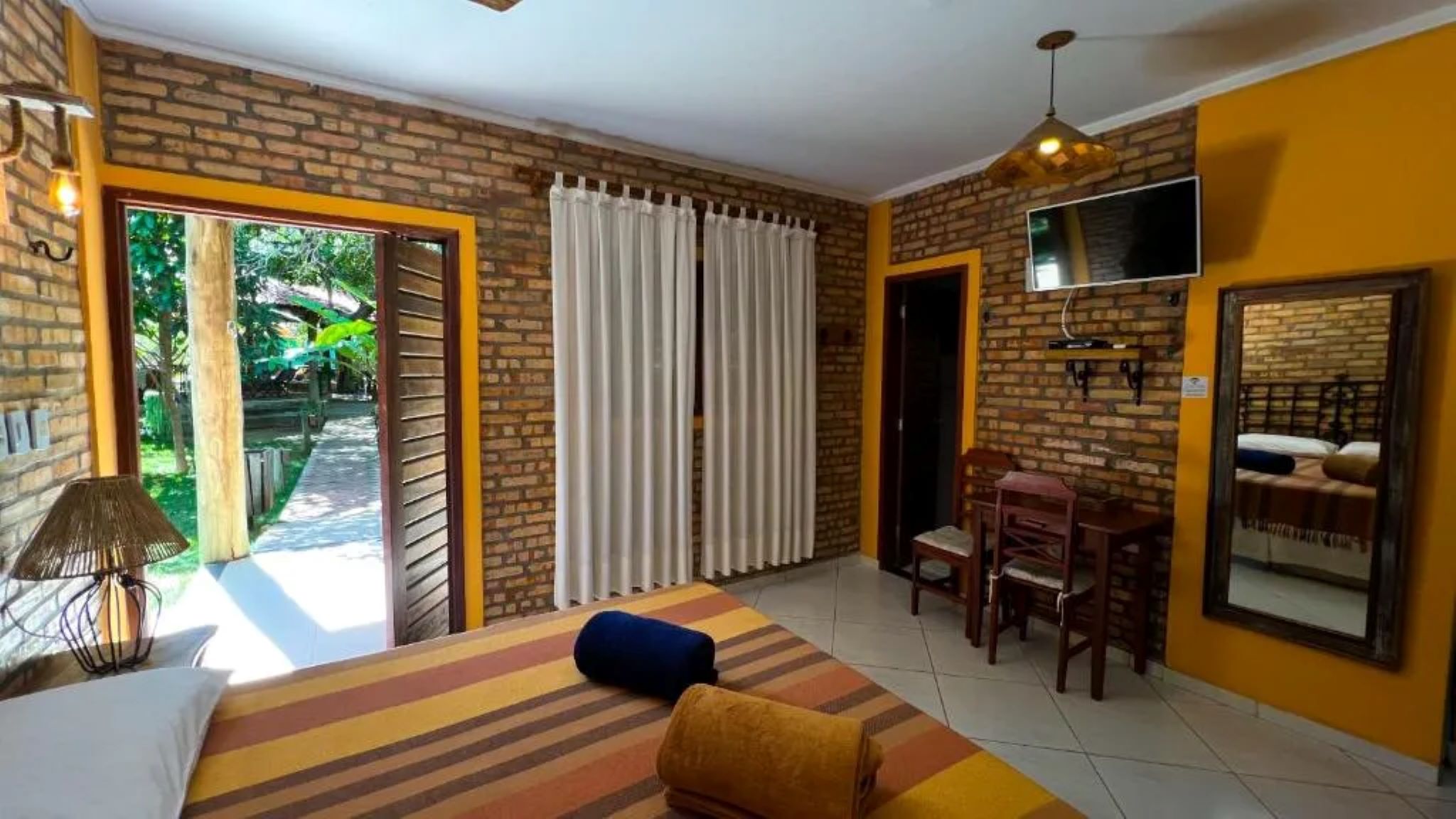 Family Room Capacity 2