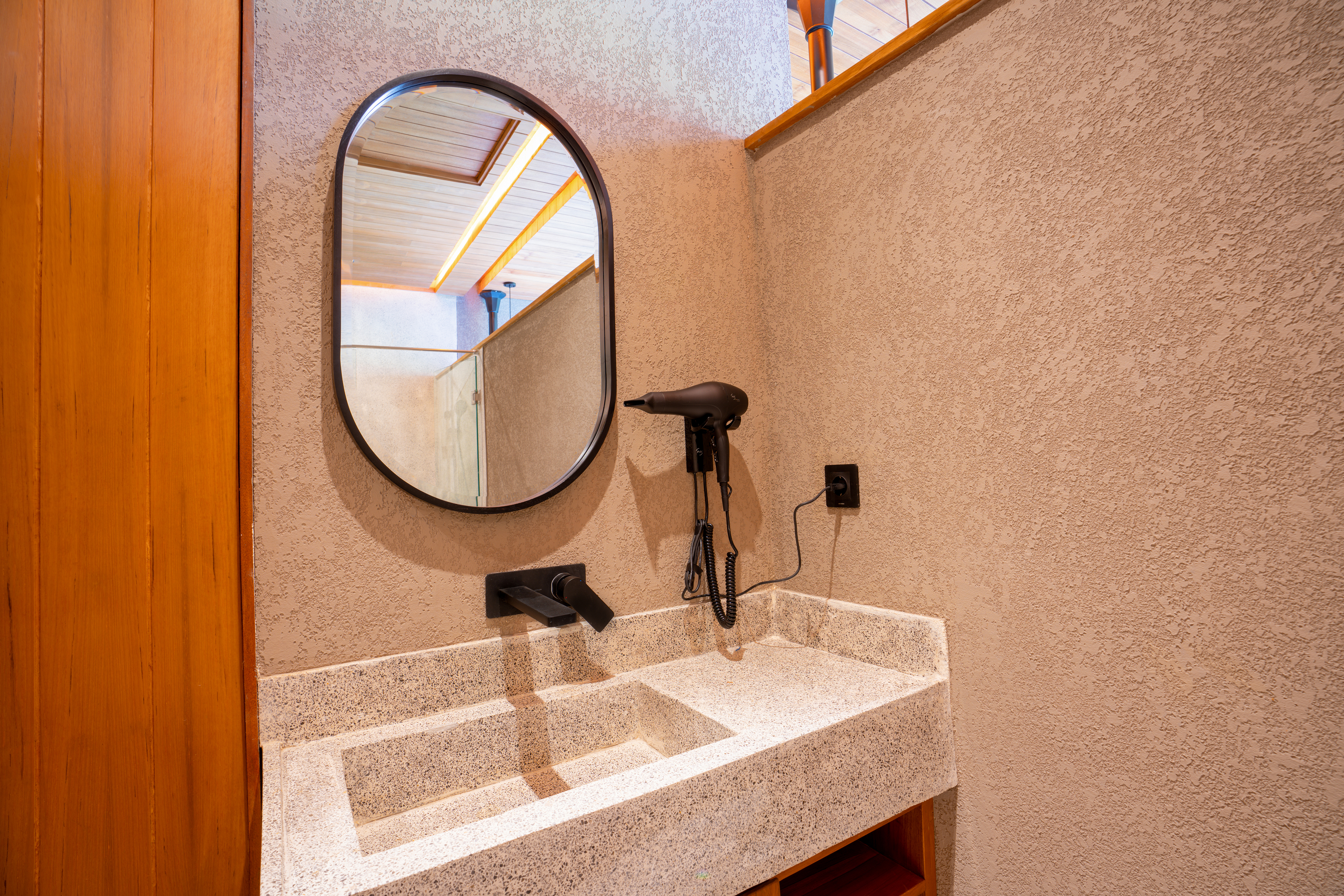 Suite Pool View King Bed