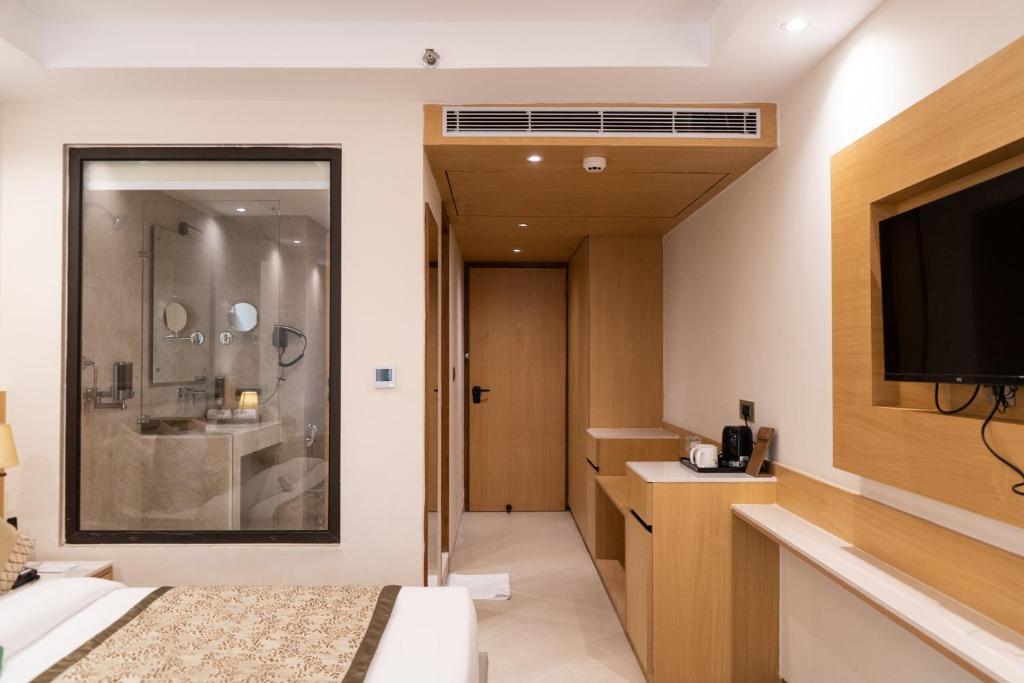 Single Superior Queen Bed