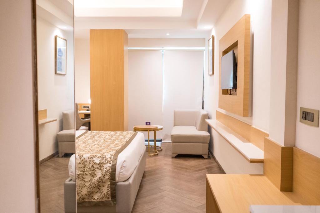 Single Superior Queen Bed