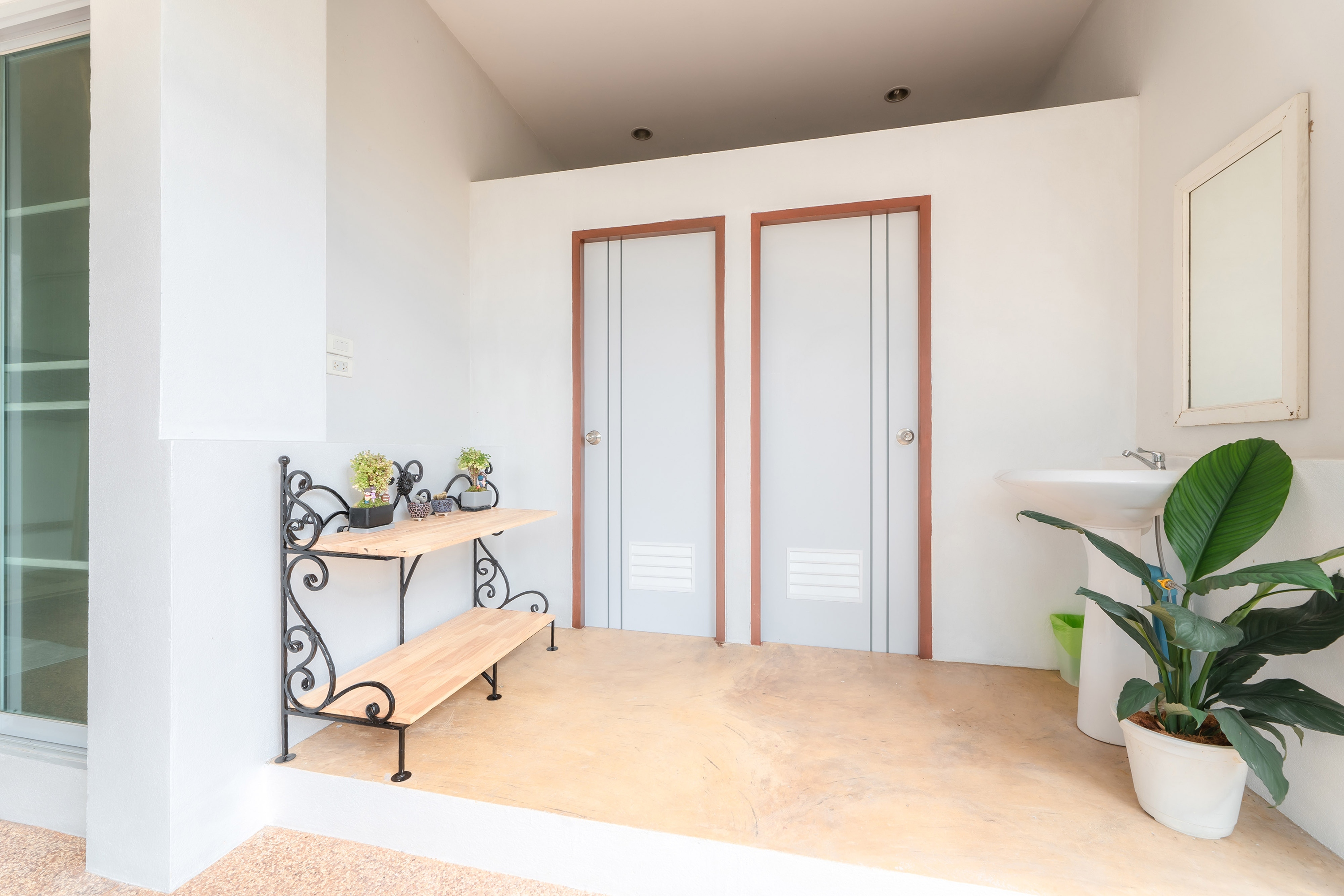 Room Bunk Bed with Shared Bathroom