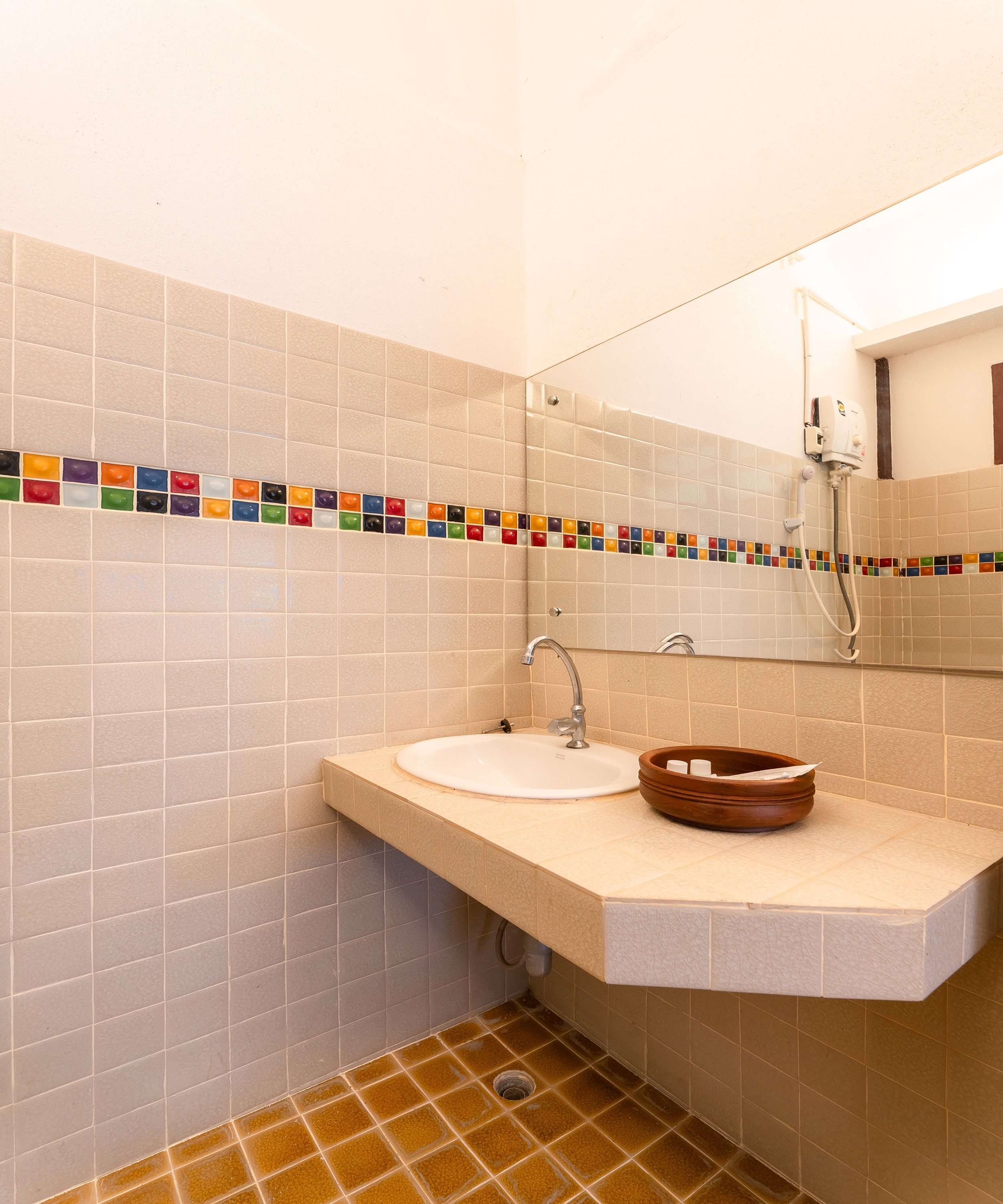 Room Bunk Bed with Shared Bathroom