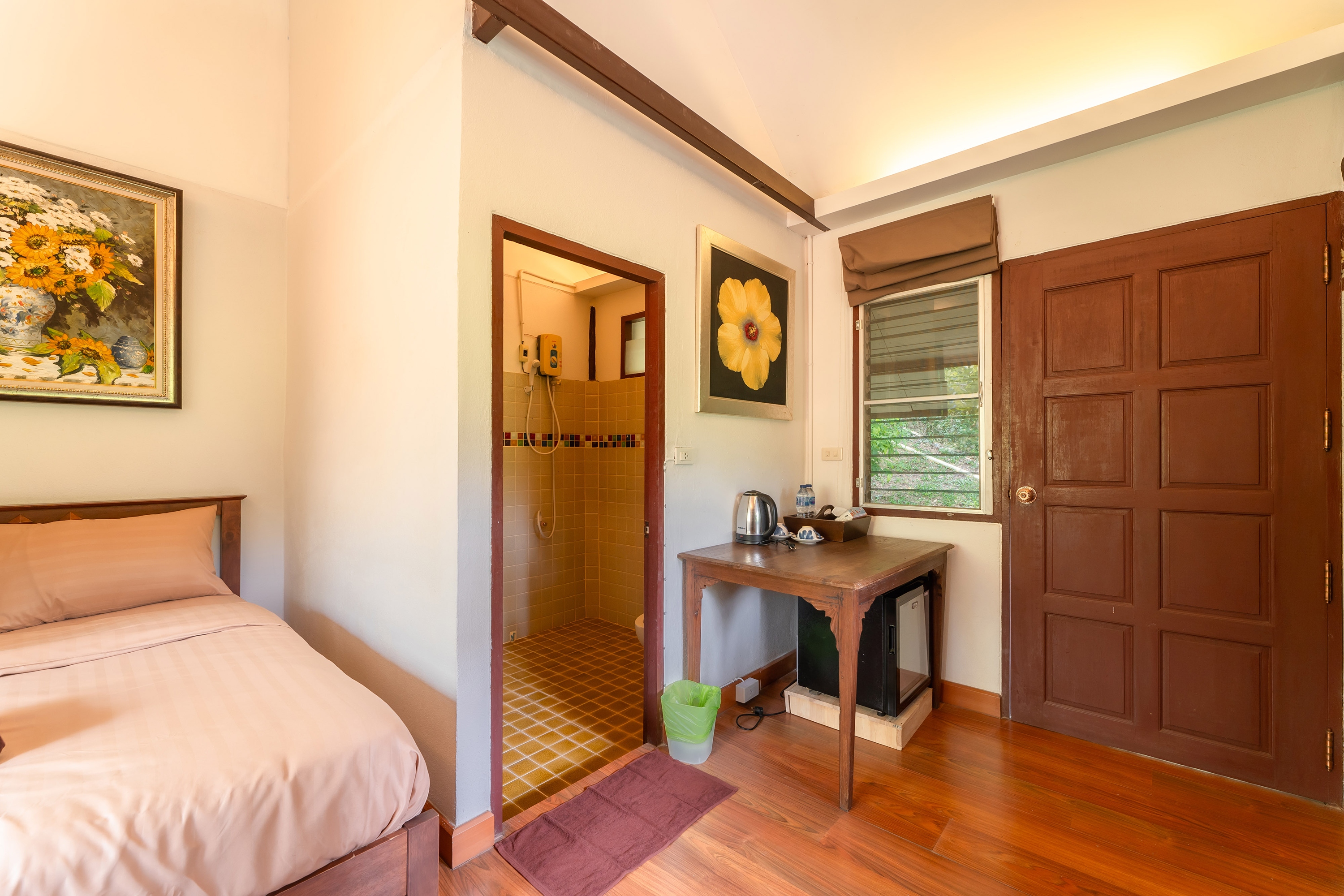 Double No Air Conditioning