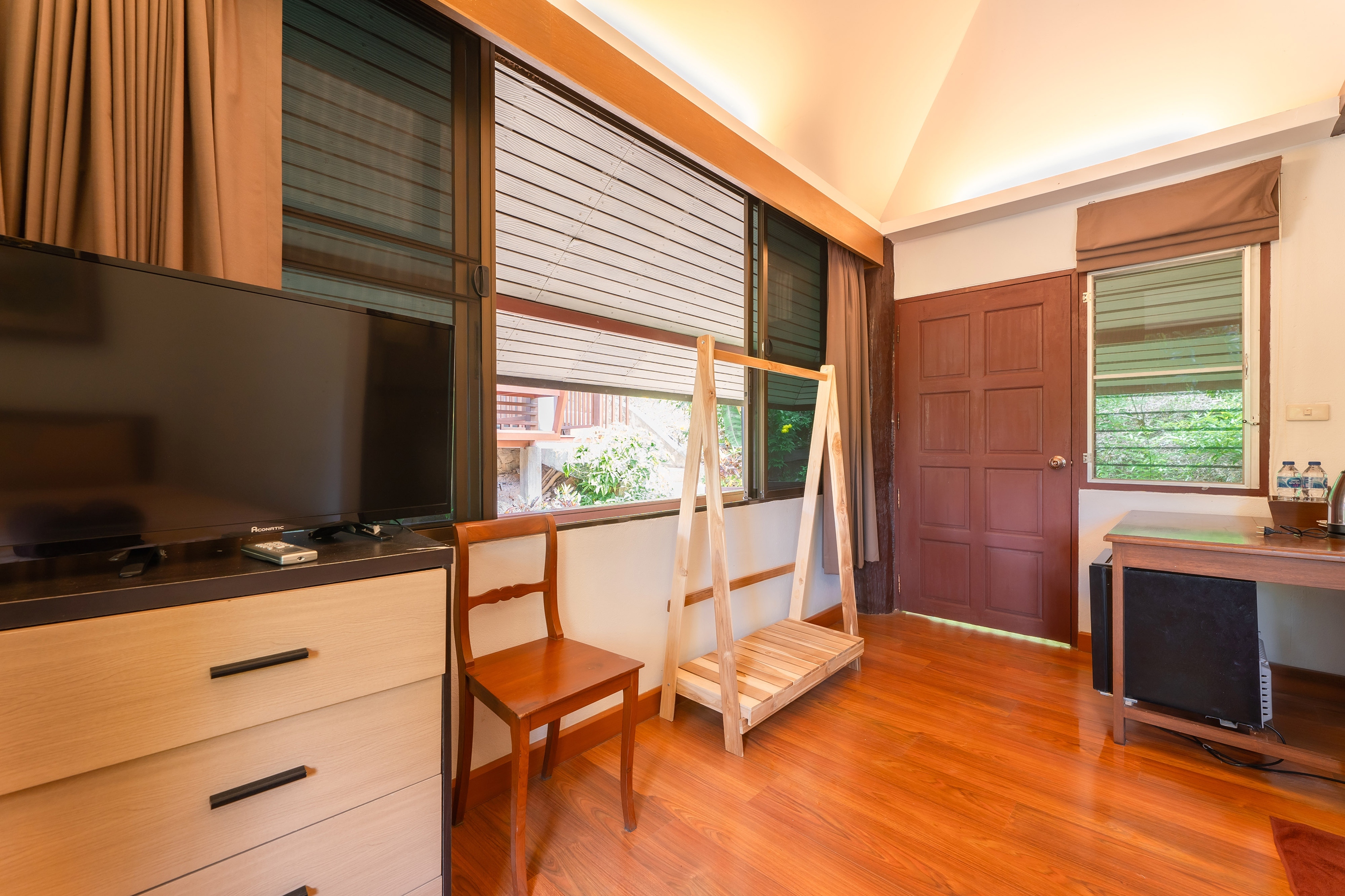 Double No Air Conditioning