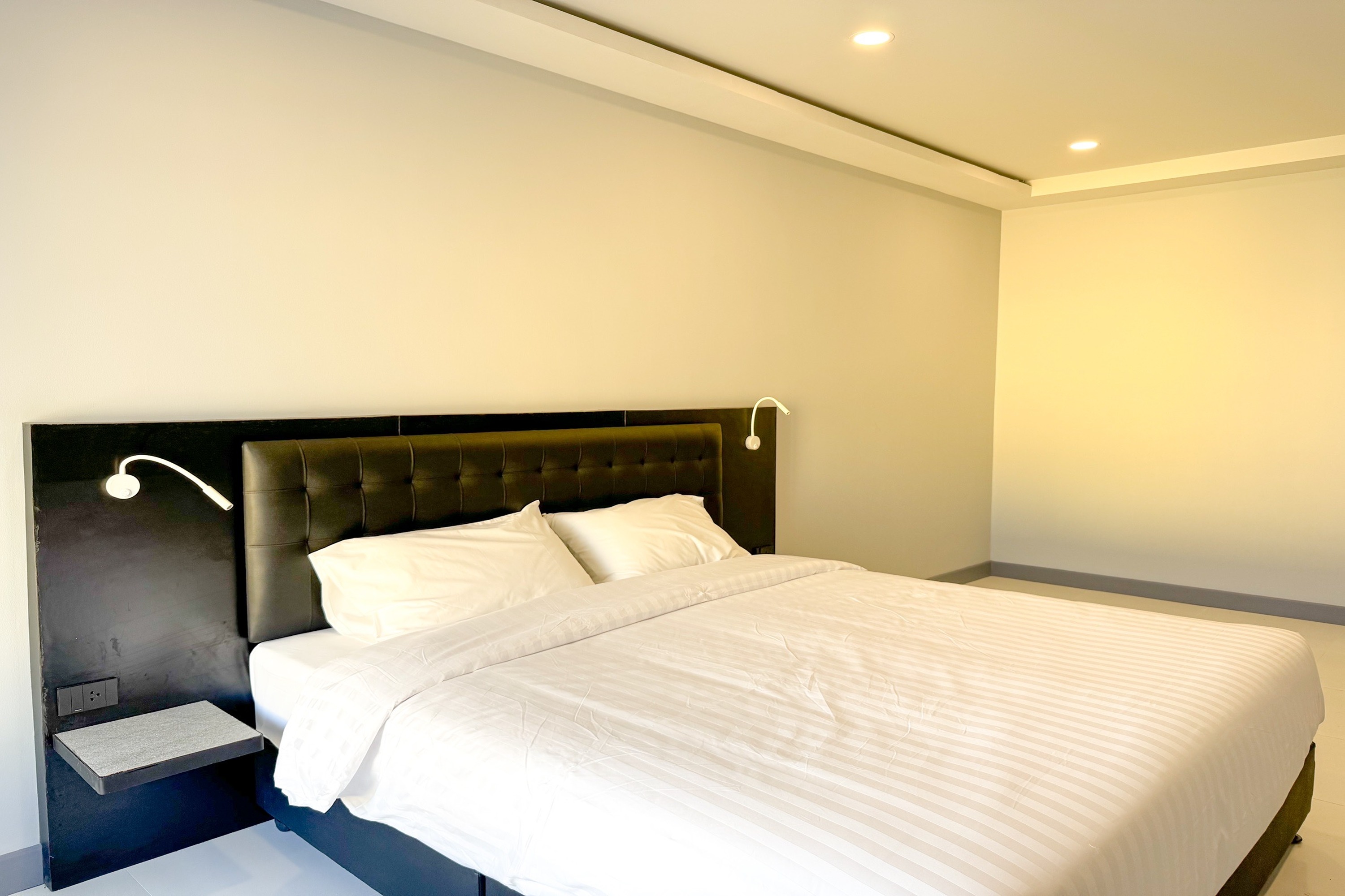 Double Deluxe King Bed