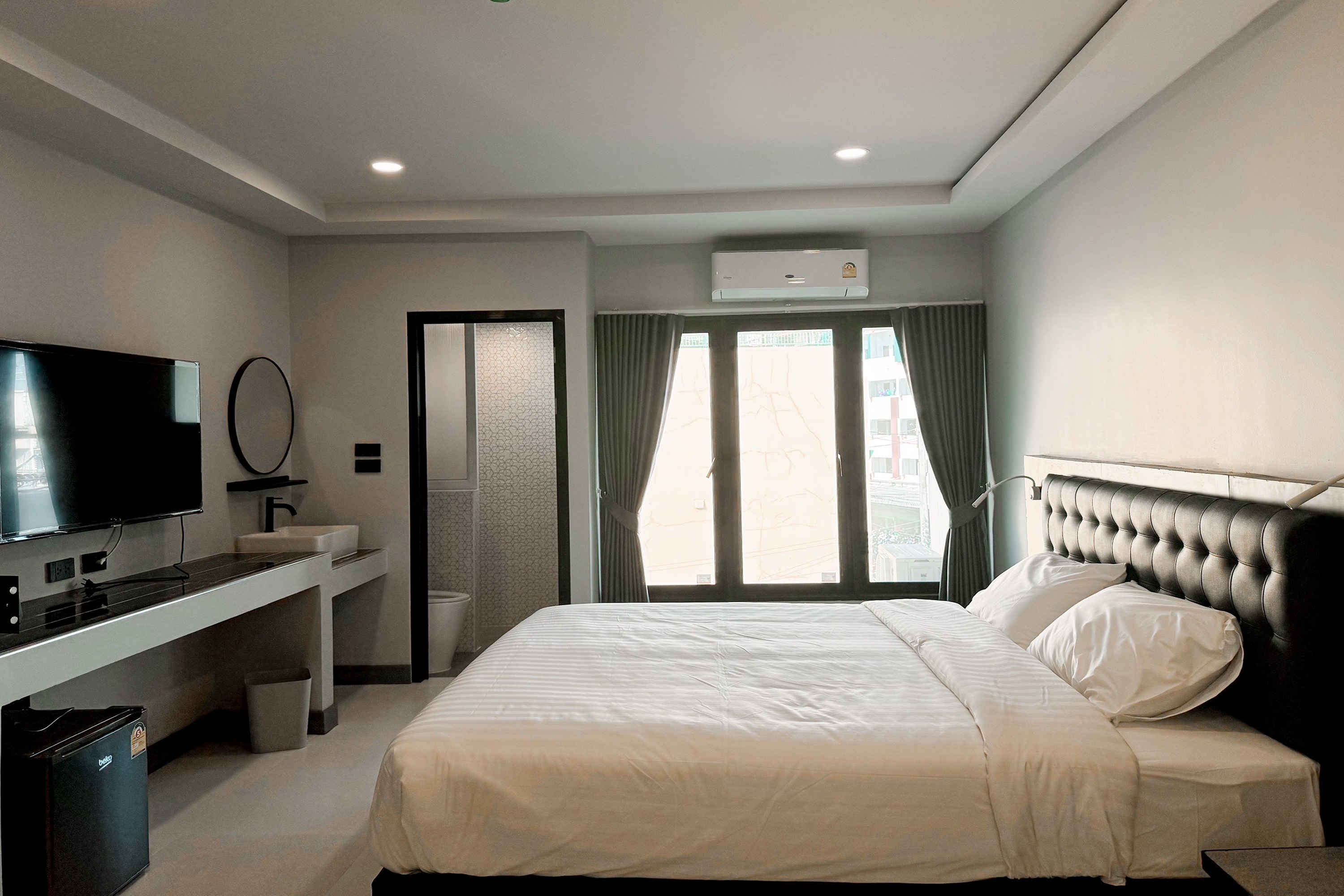 Double Deluxe King Bed