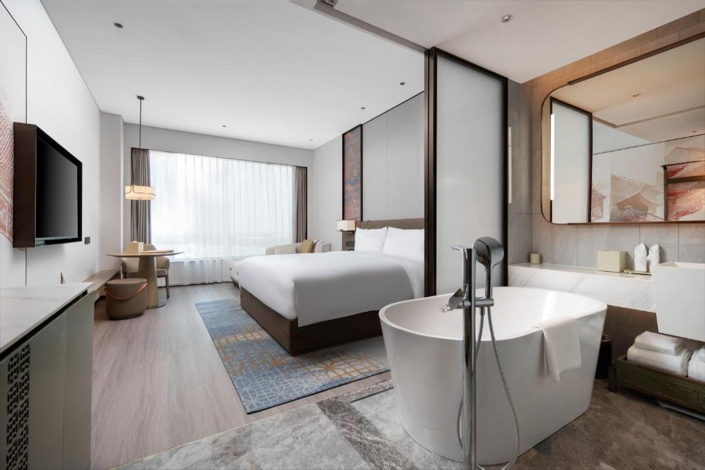 Double Superior King Bed