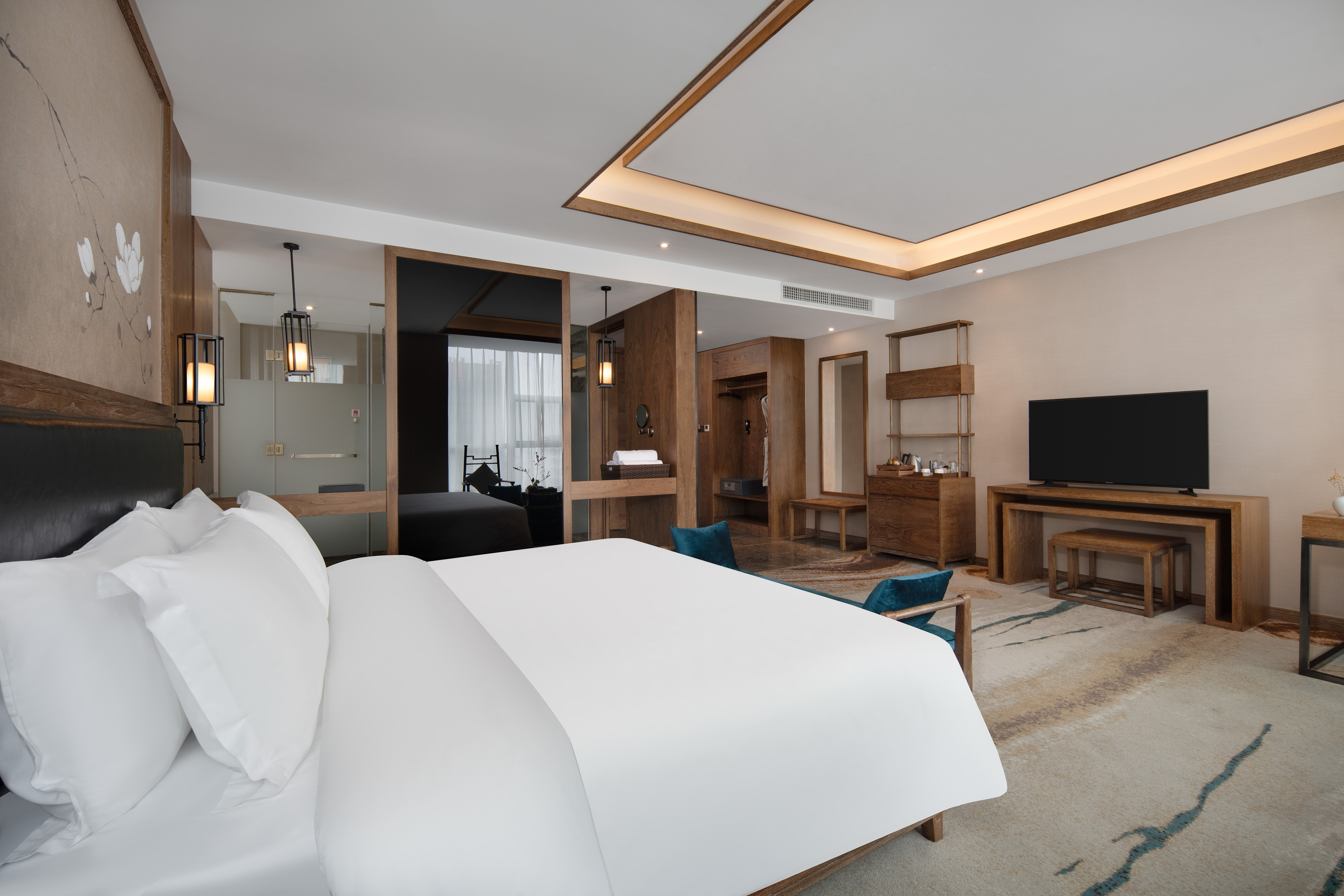 Double Deluxe City View King Bed