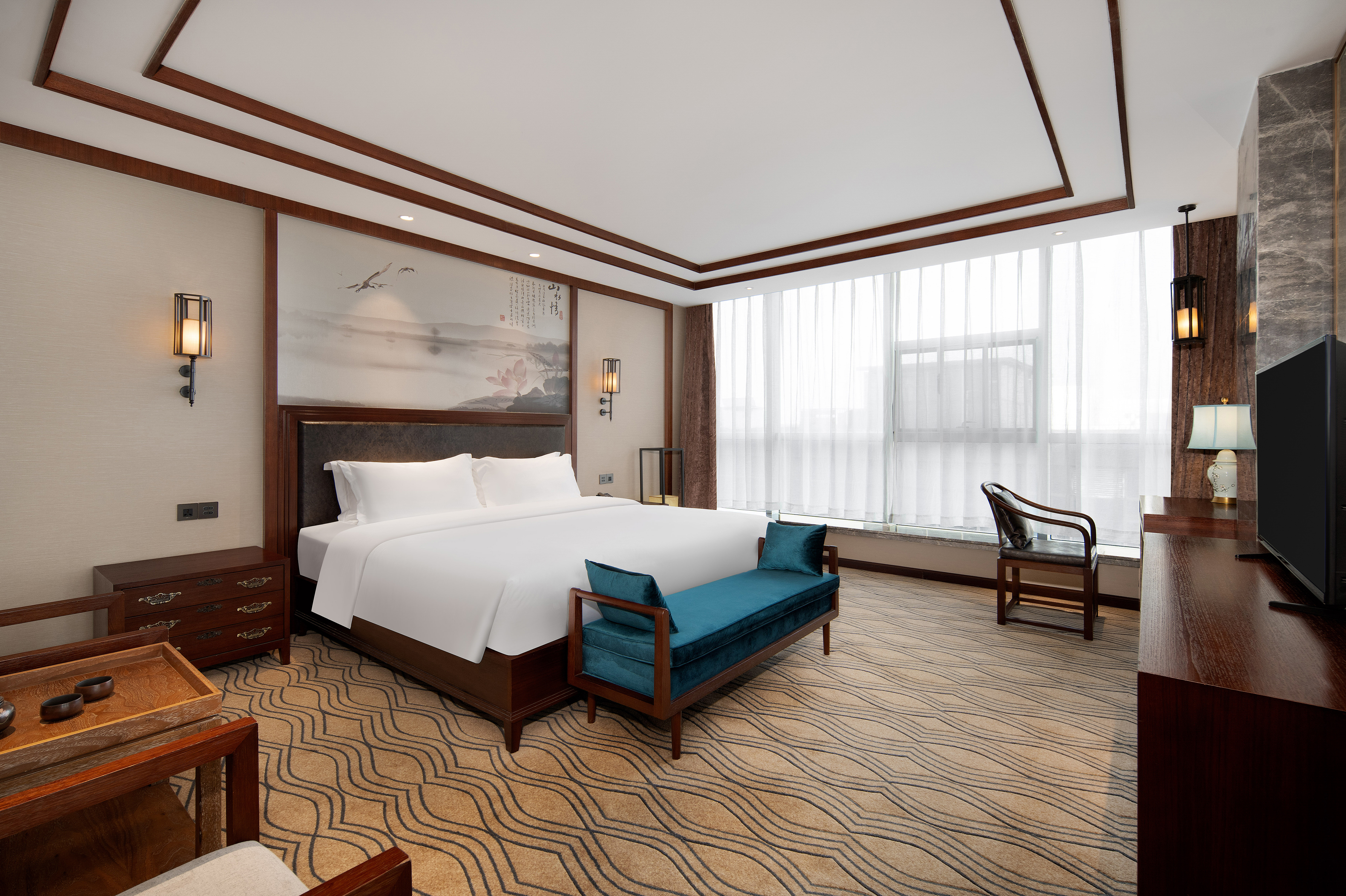 Suite Deluxe City View King Bed