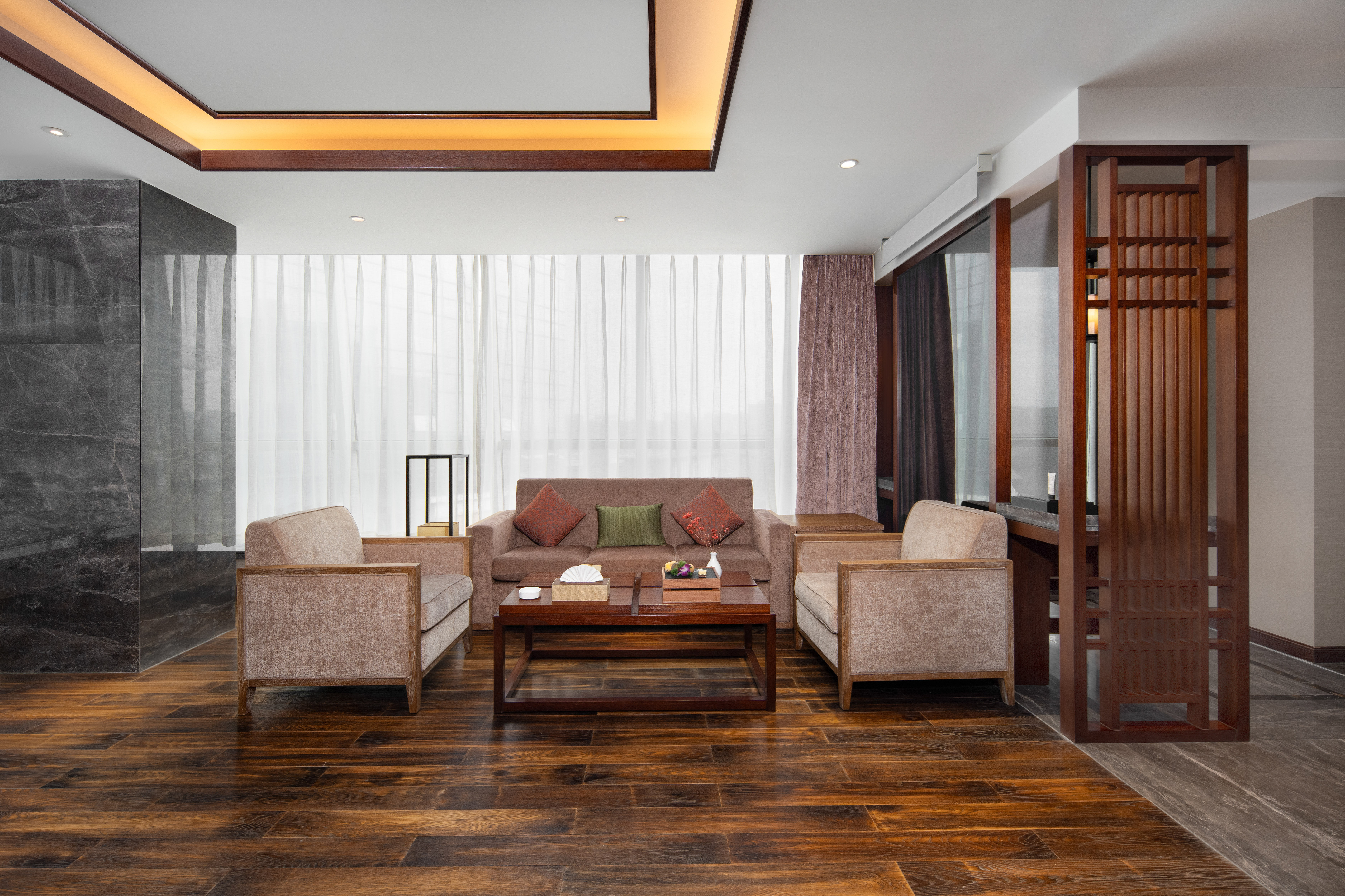 Suite Deluxe City View King Bed