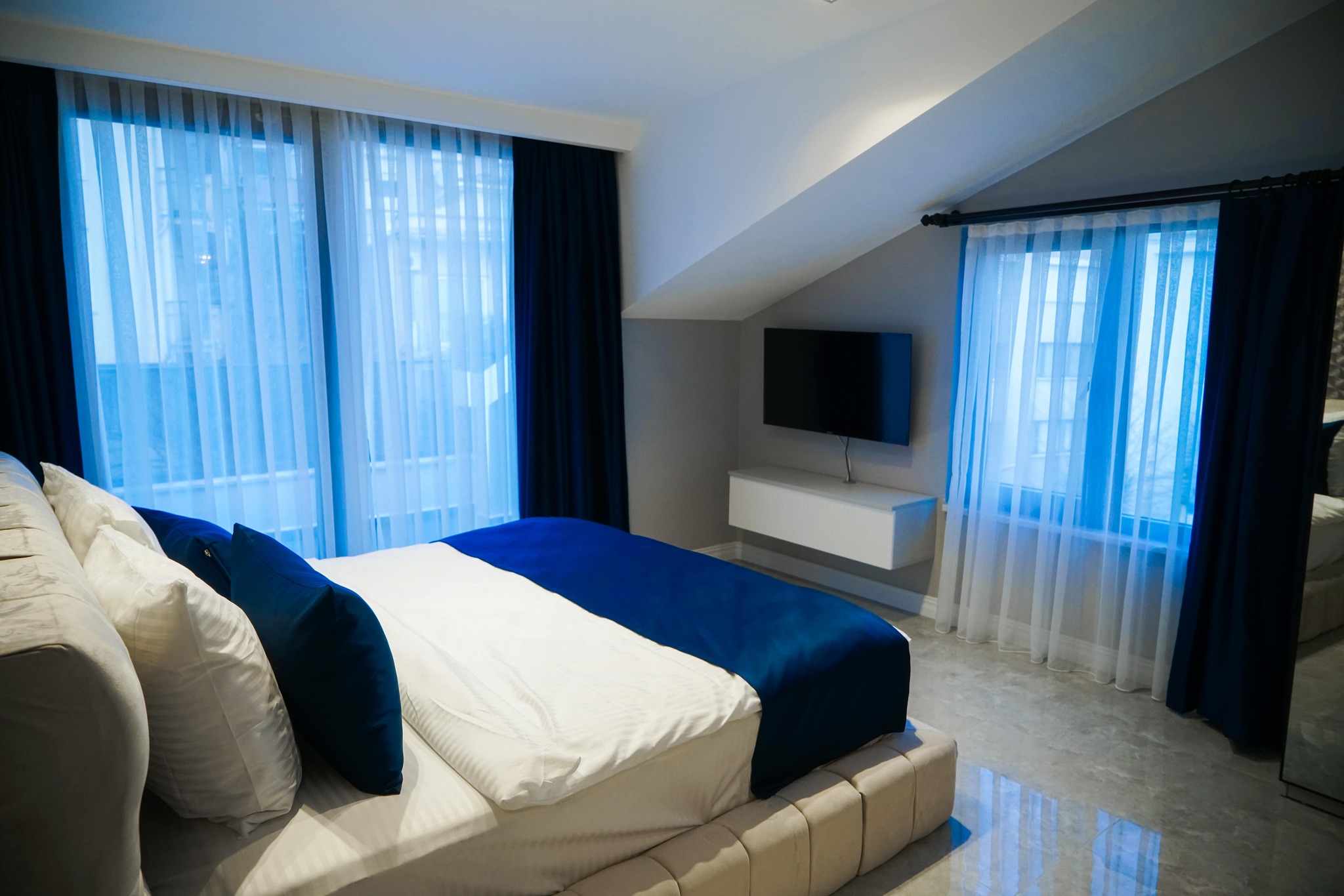 Suite Deluxe King Bed