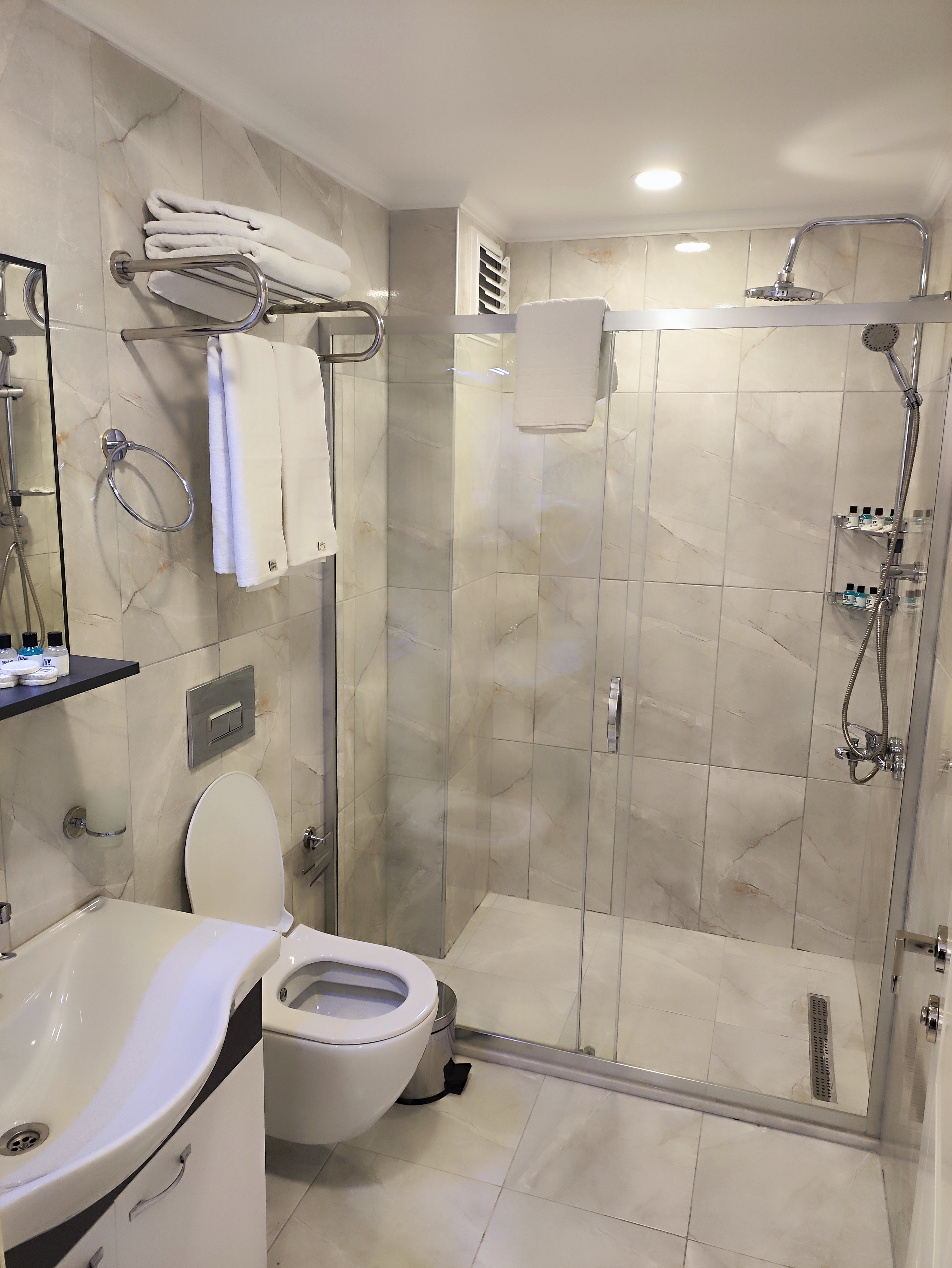 Double or Twin Deluxe