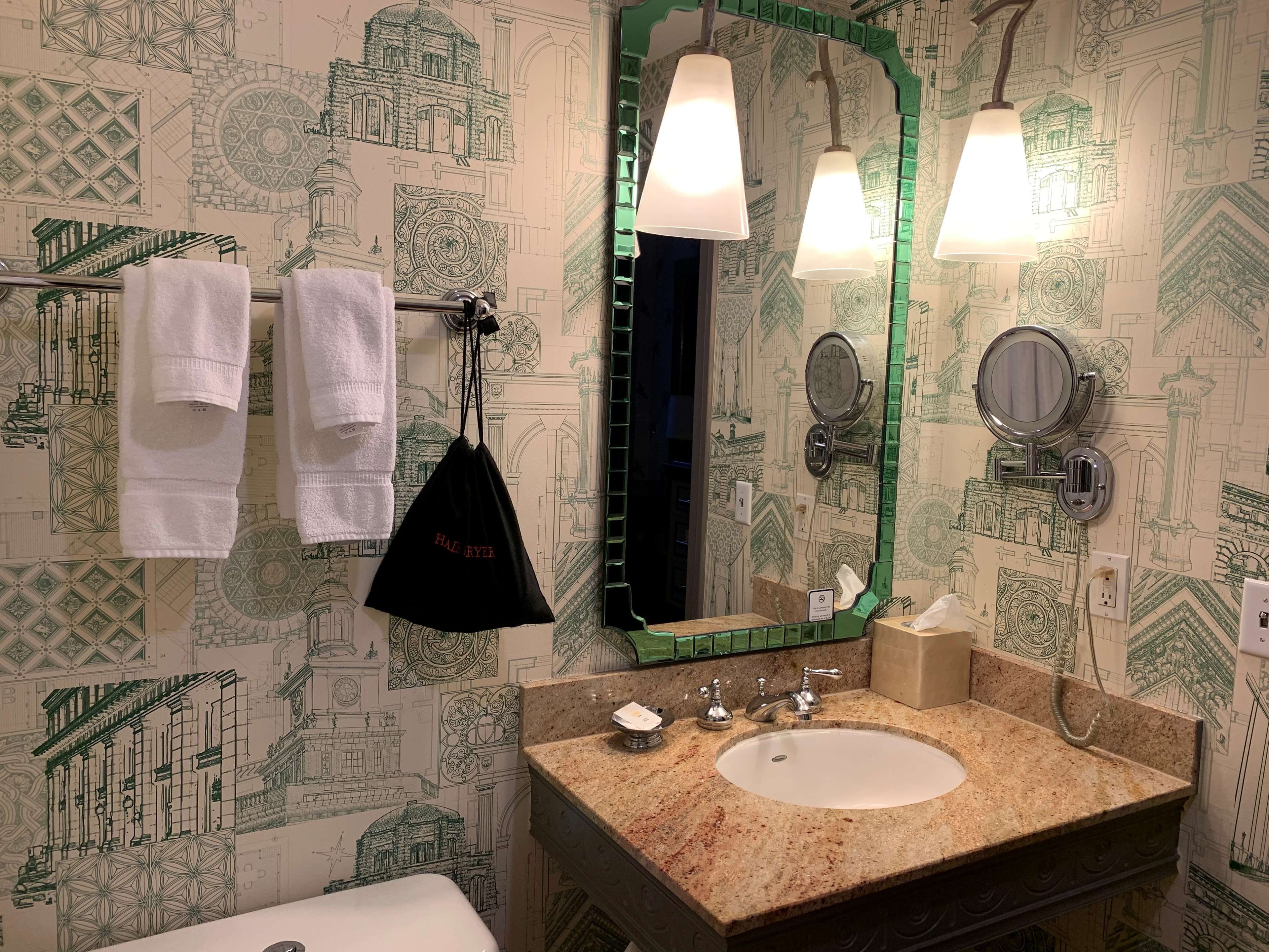 Suite Queen Size Bed