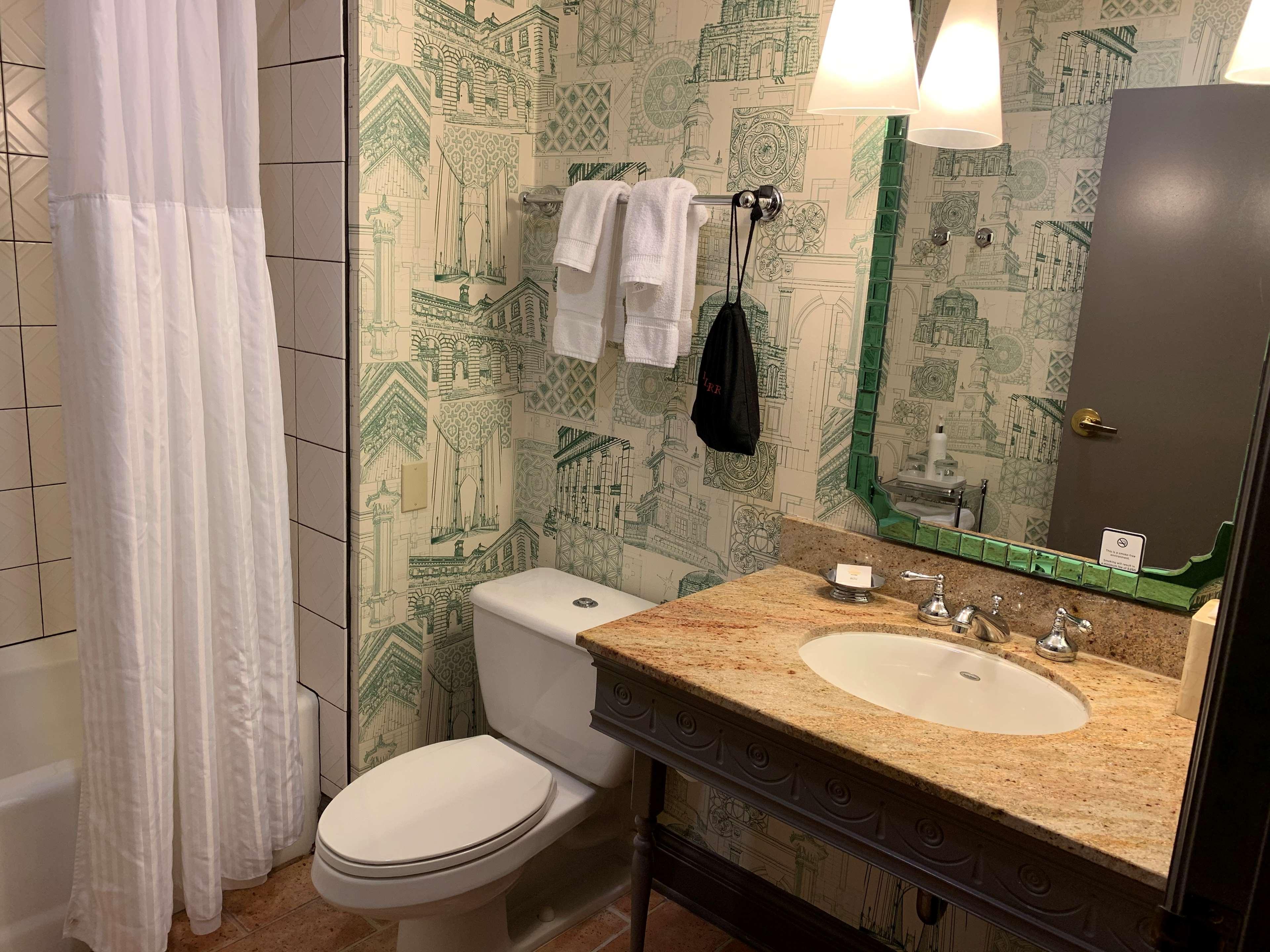 Double Deluxe Queen Bed