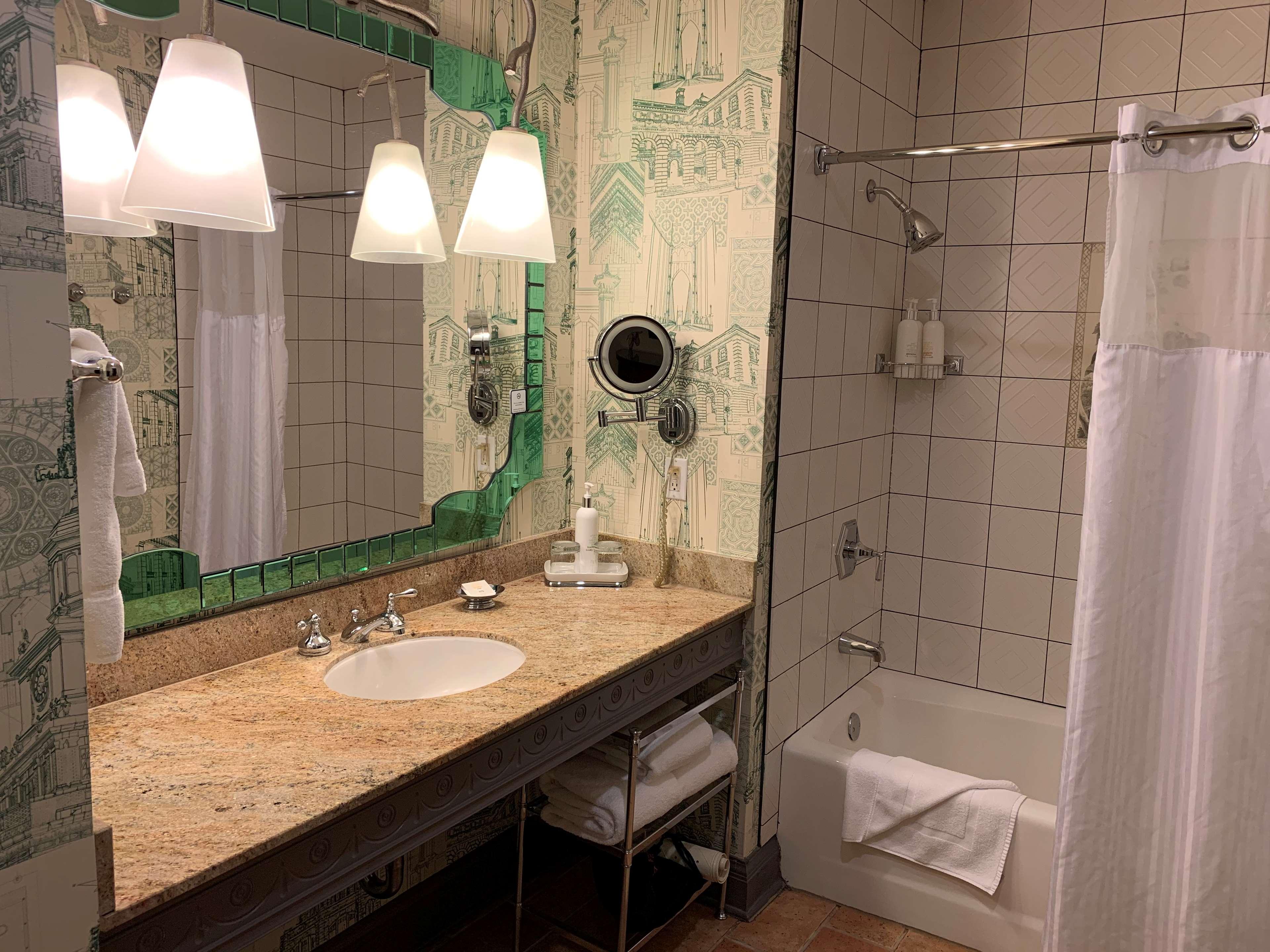 Suite Two Queen Beds