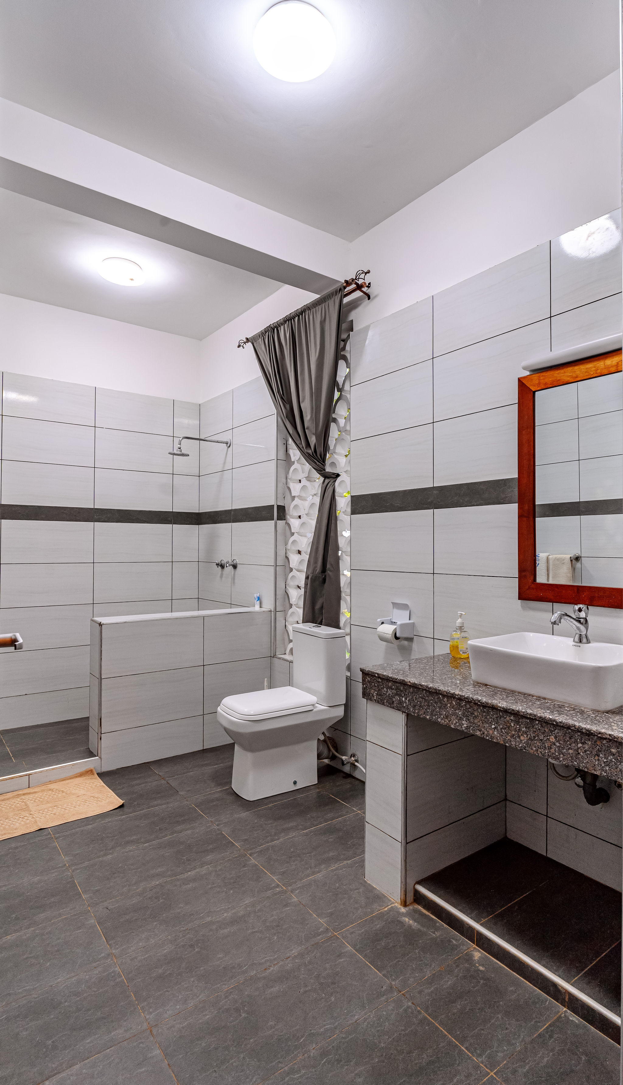 Triple Deluxe King Bed