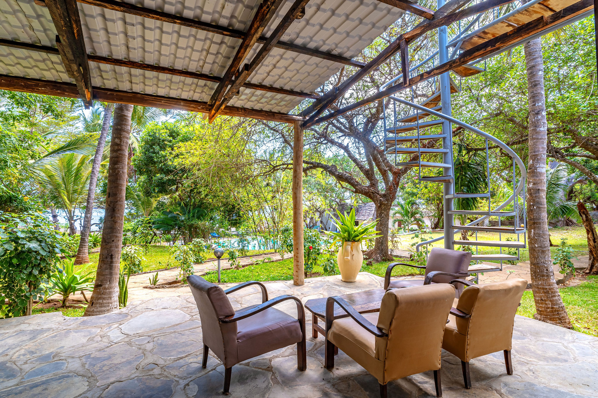 Triple Deluxe King Bed