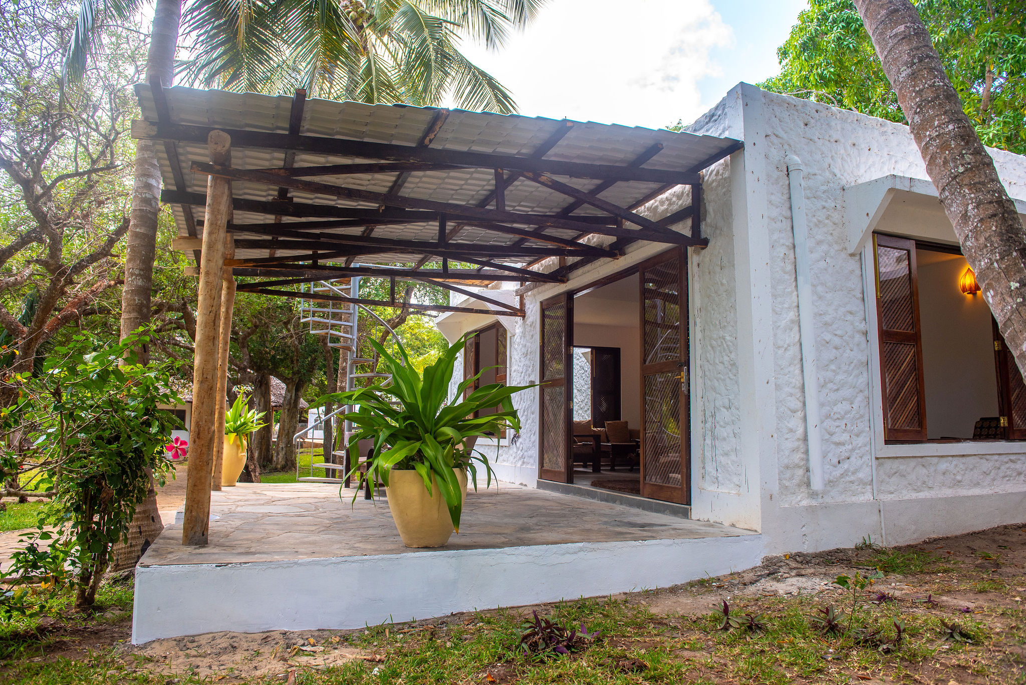 Triple Deluxe King Bed