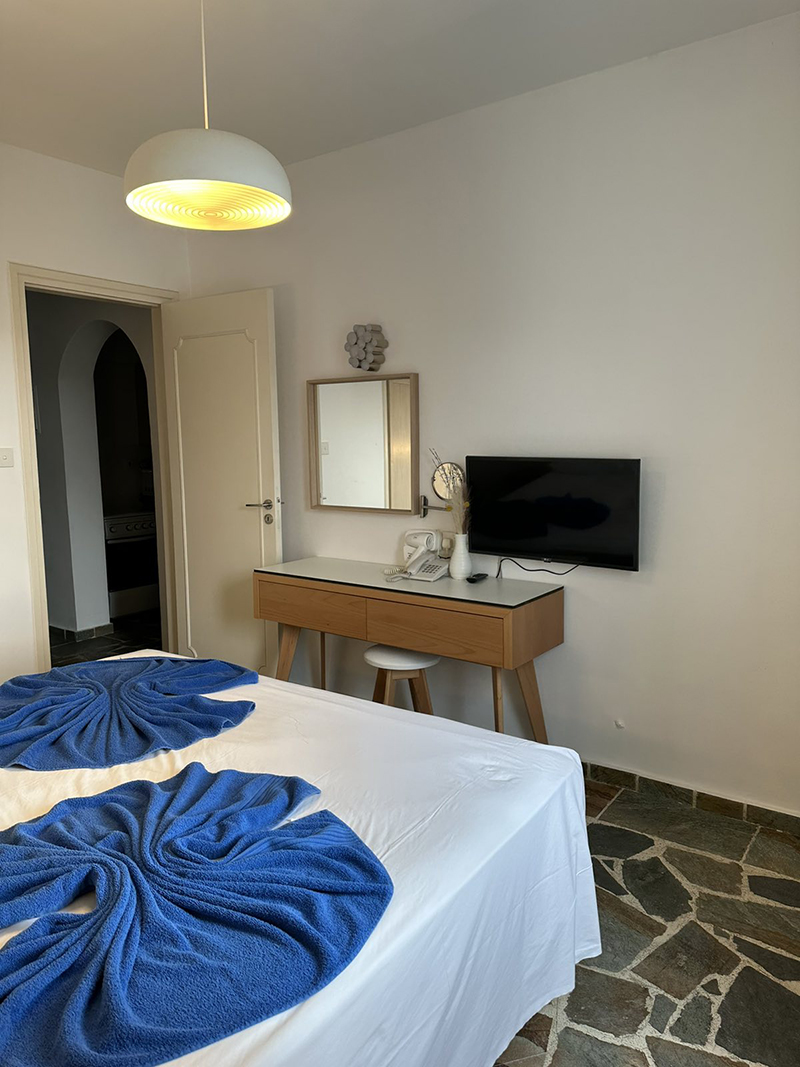 Double Deluxe One Bed