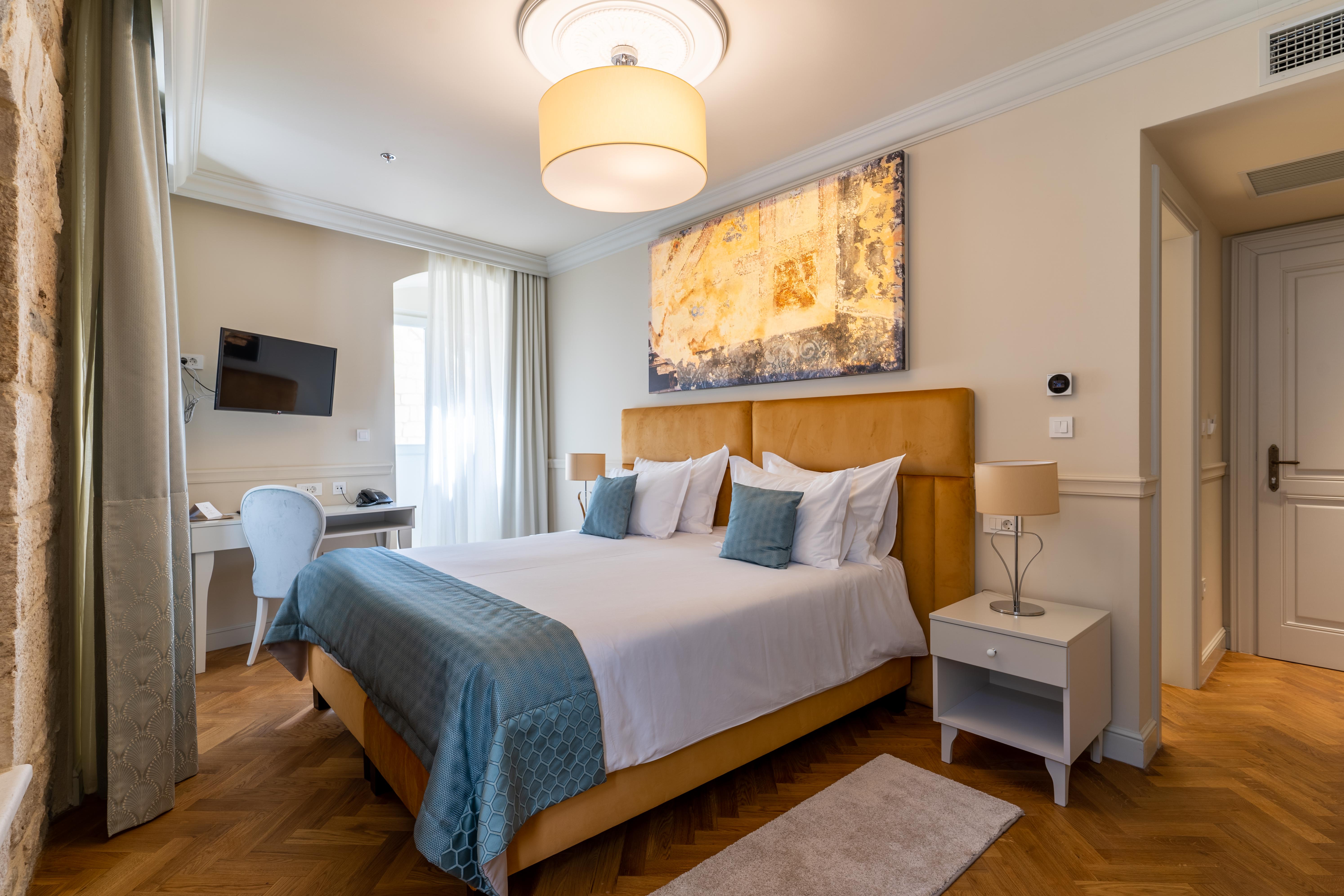 Double or Twin Superior