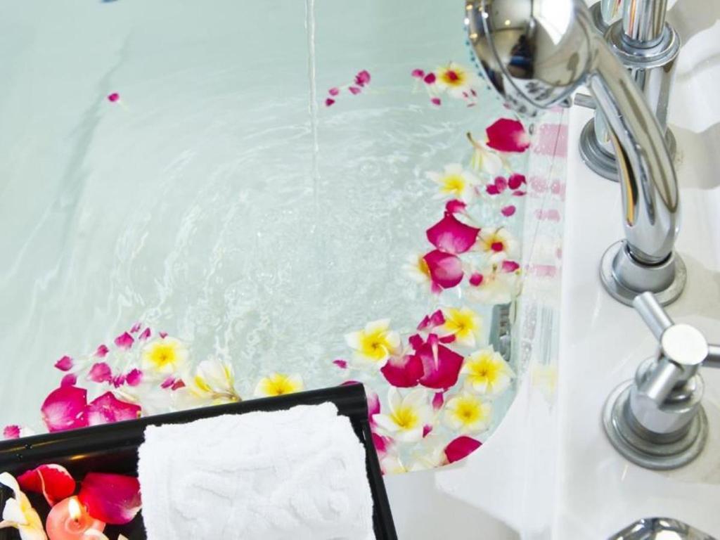 Twin Deluxe City View