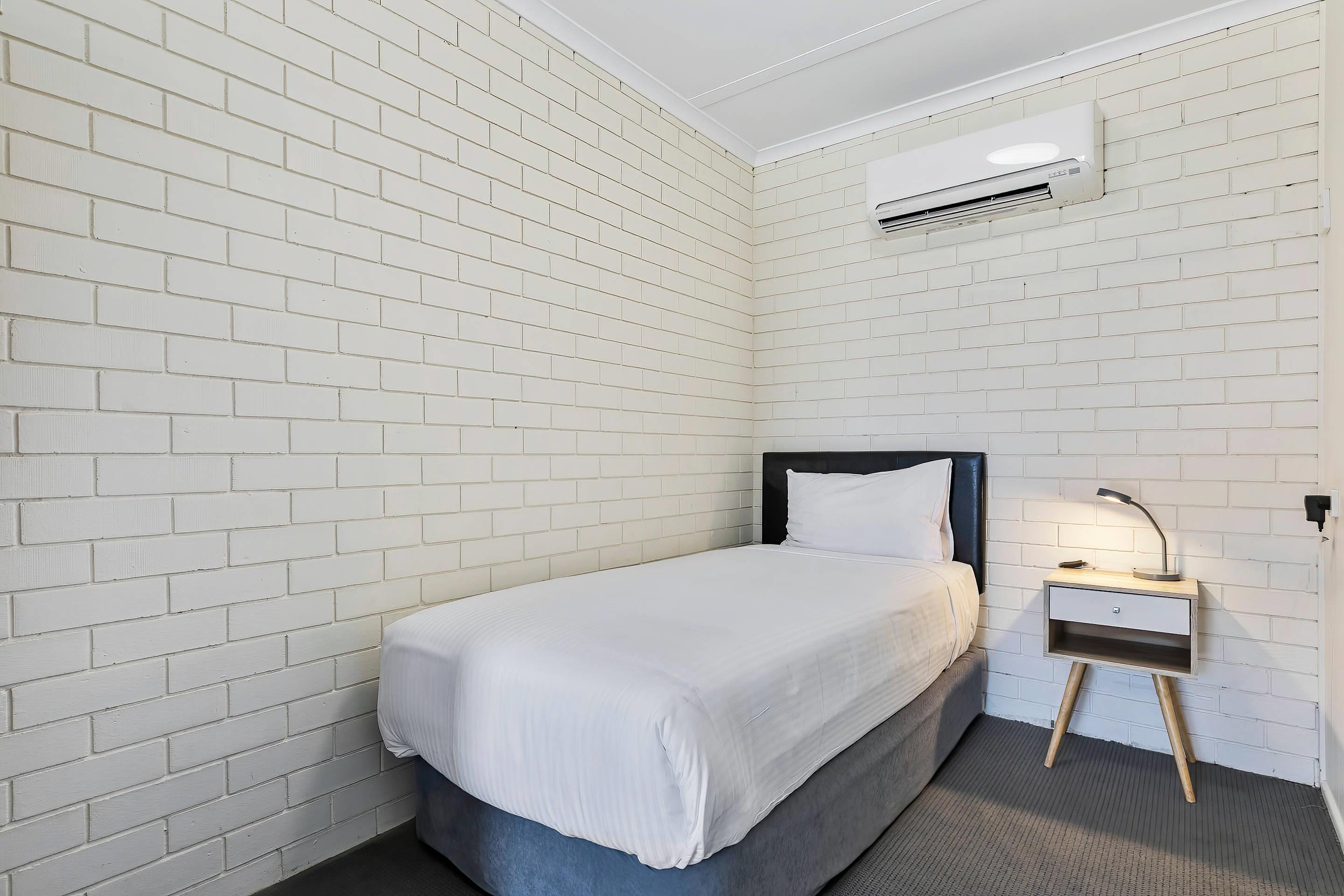 Quadruple Non Smoking