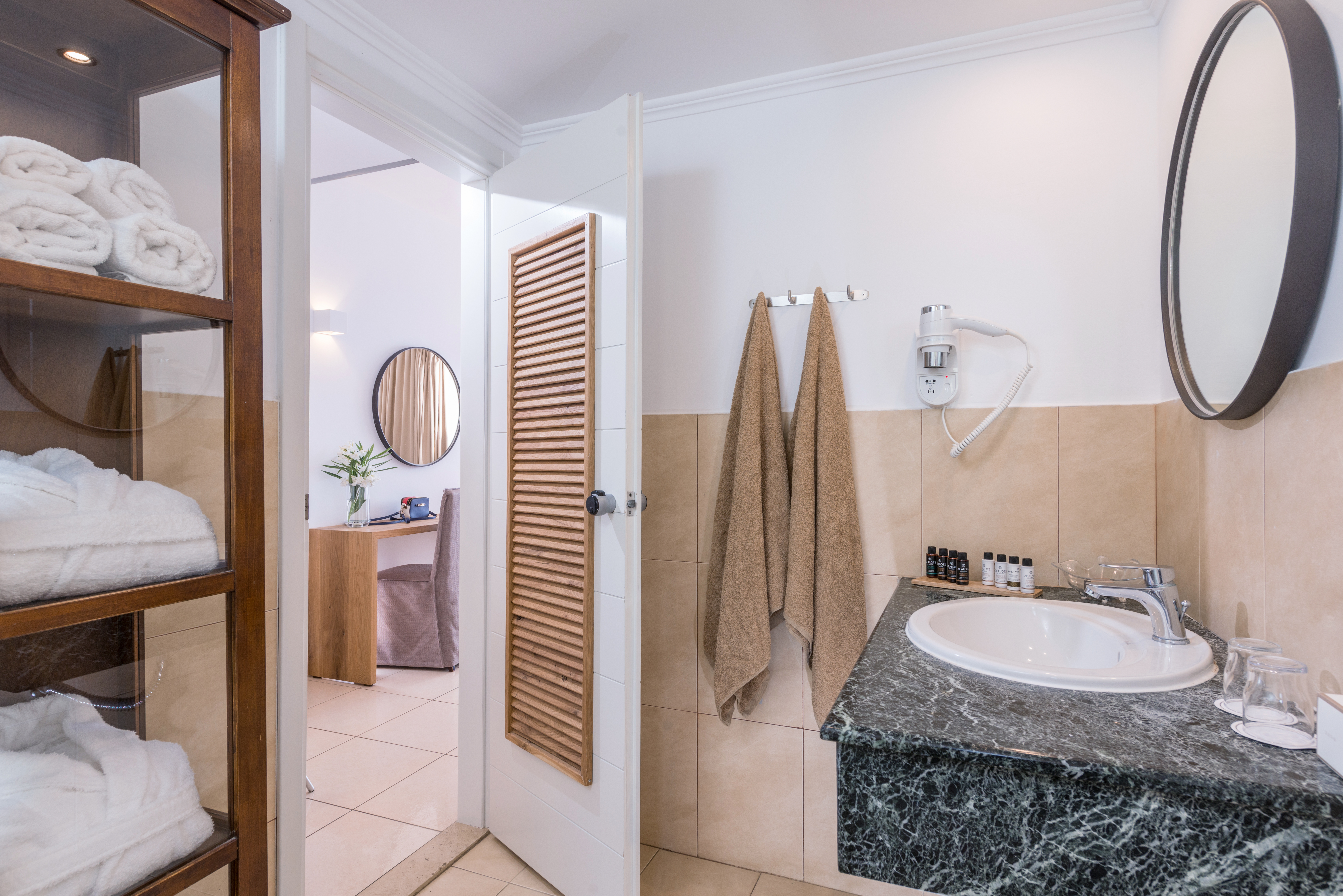 Double or Twin Side Sea View