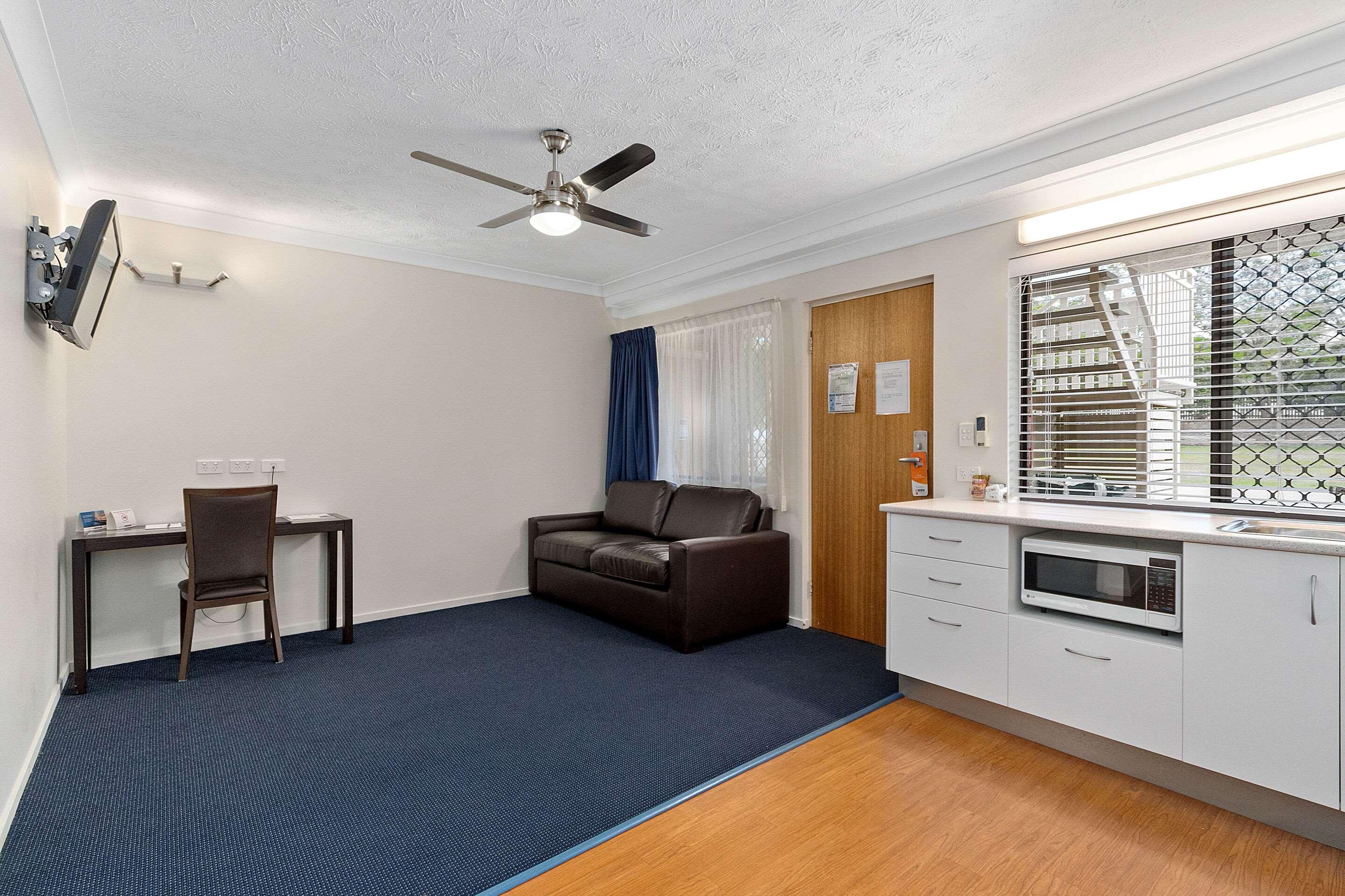 Suite Queen Size Bed