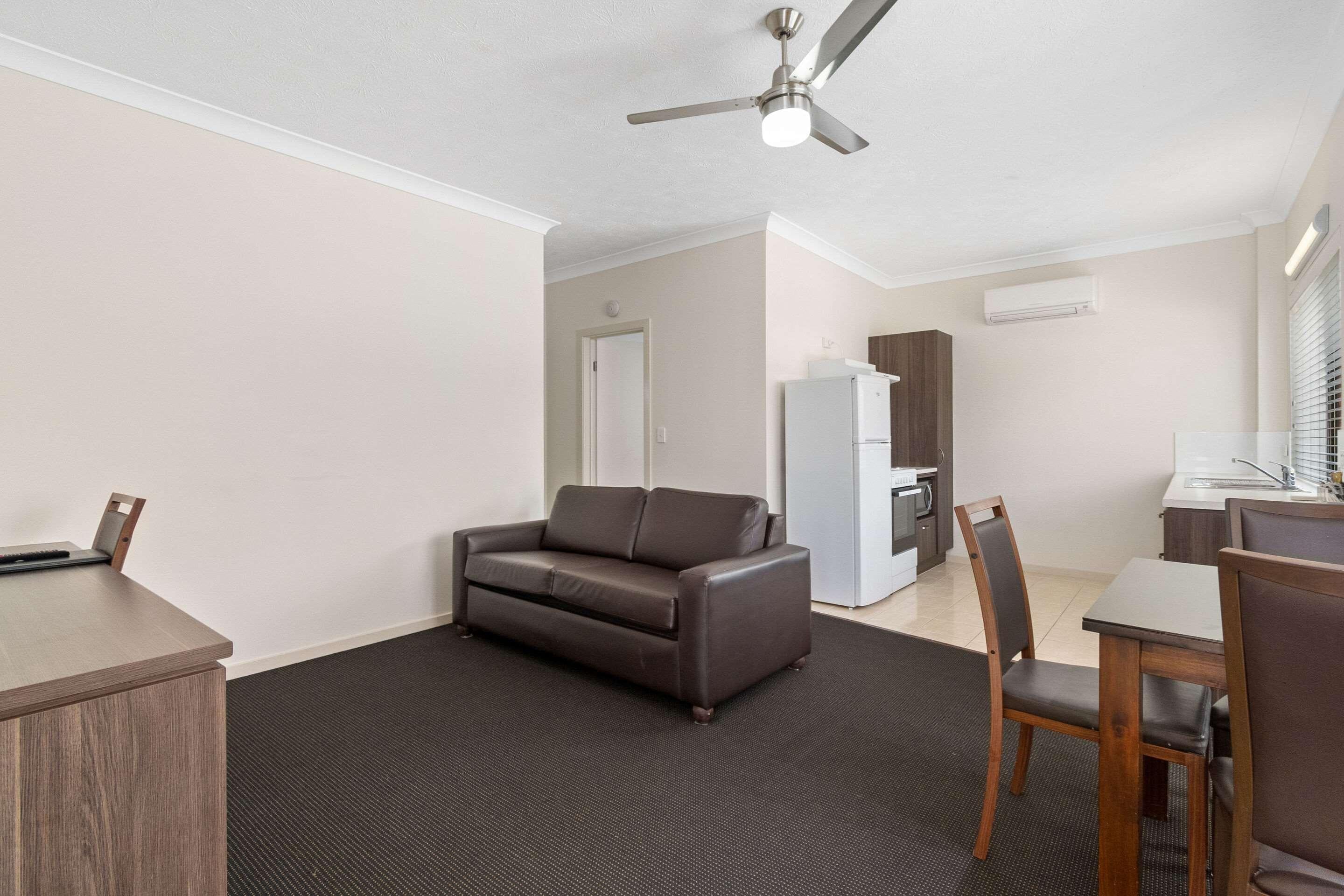 Suite Queen Size Bed