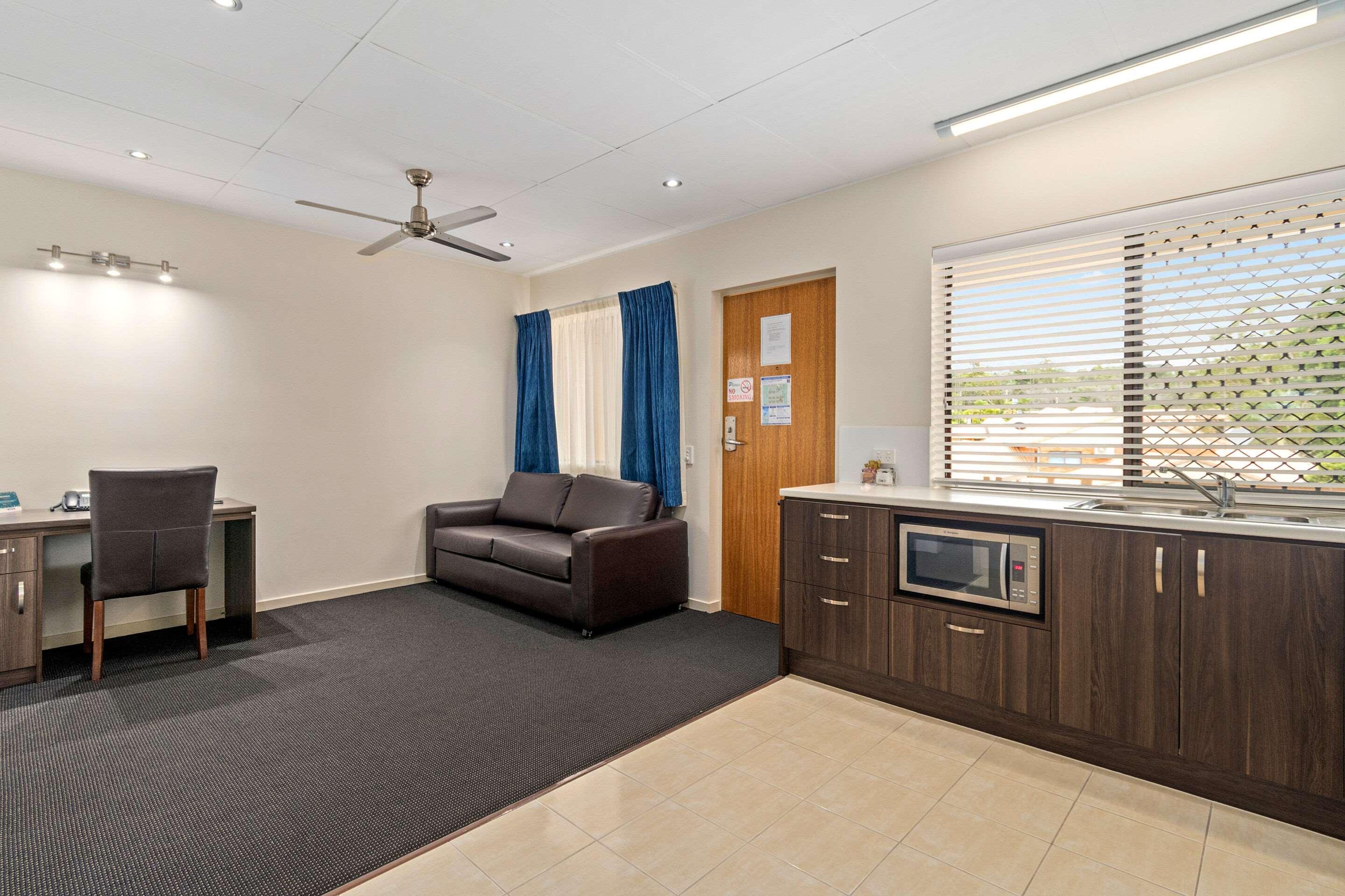 Suite Queen Bed Non Smoking