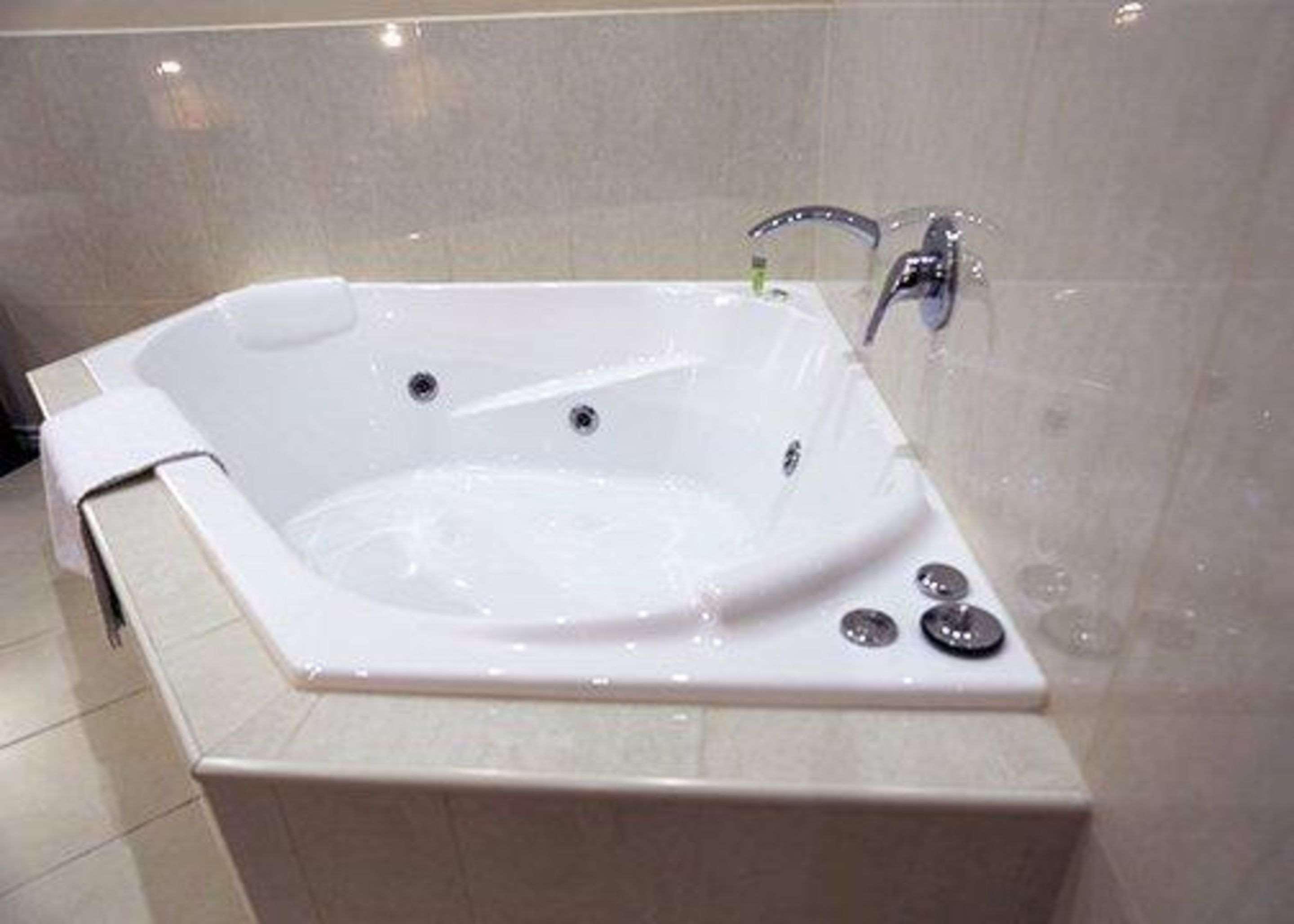 Double Queen Bed Non Smoking