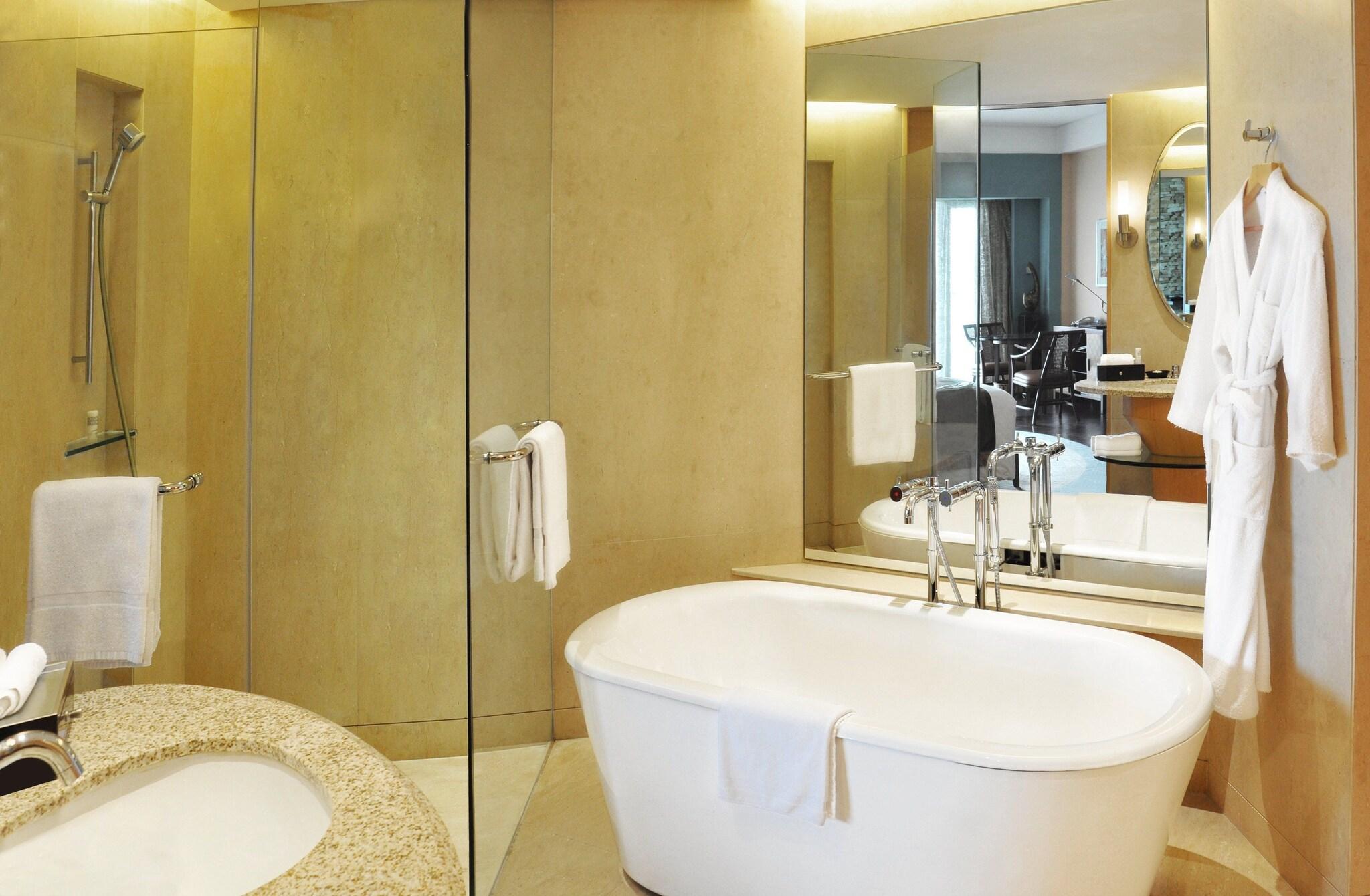 Twin Deluxe City View