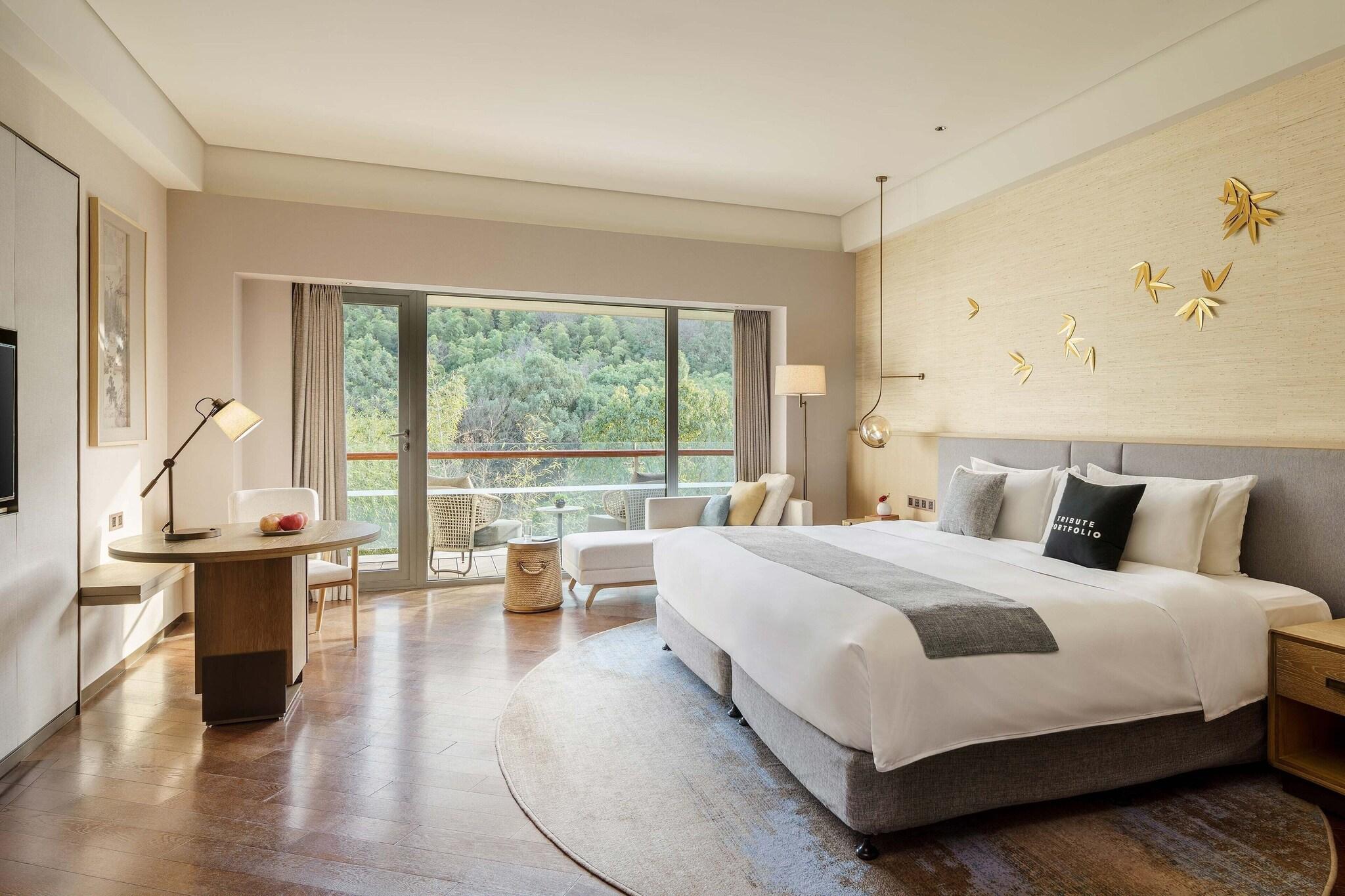 Double Superior King Bed